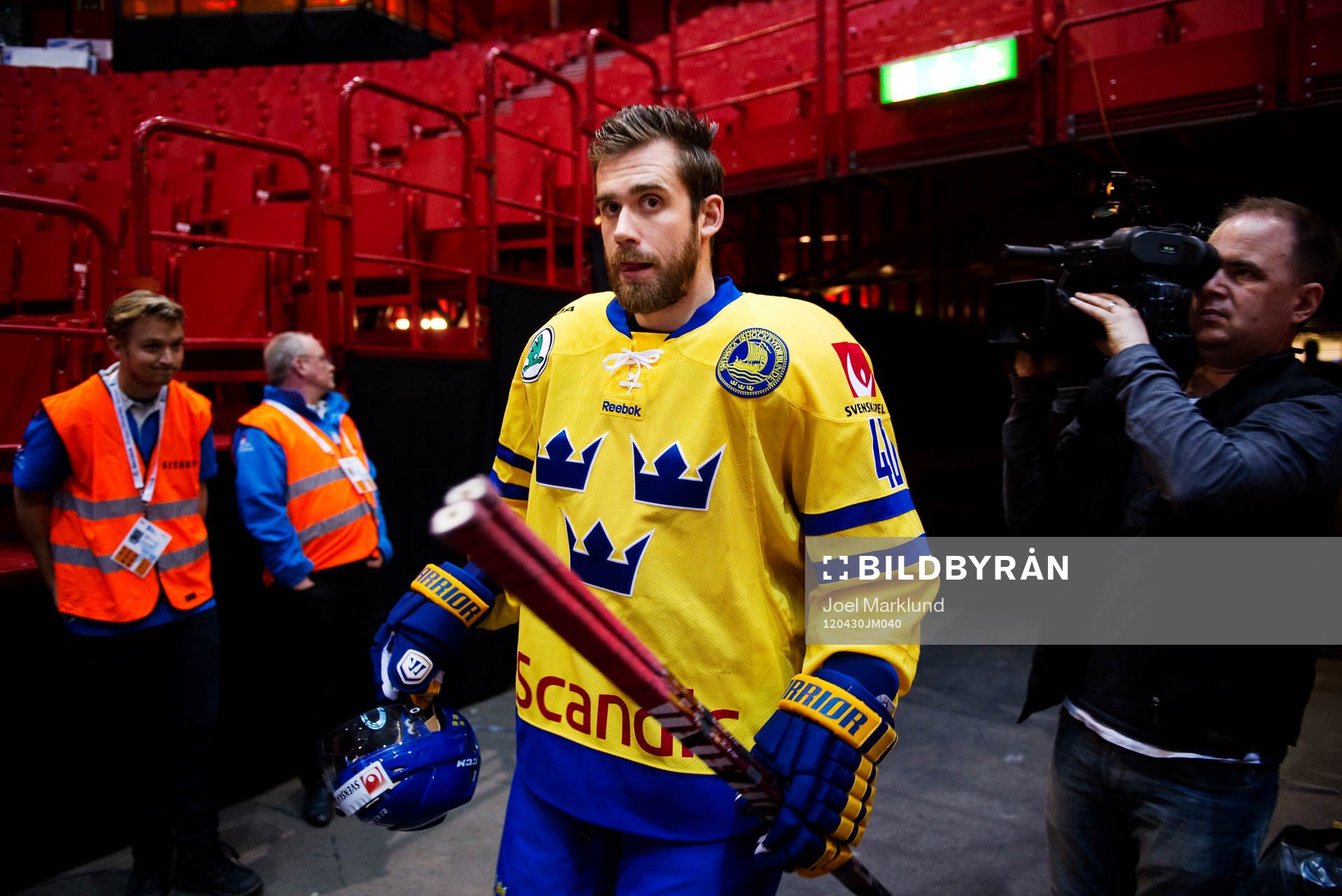 Henrik Zetterberg filmas av tv