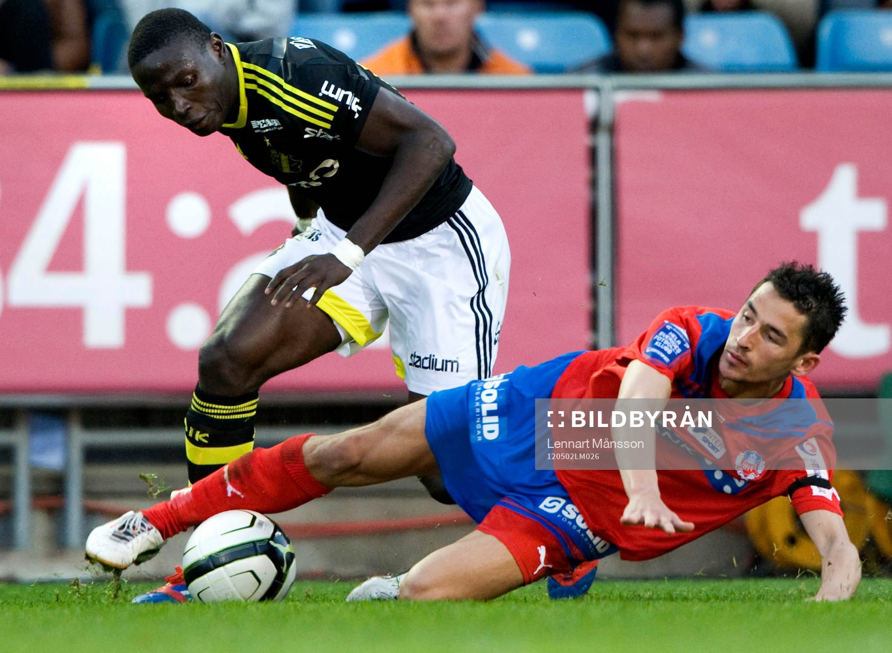 Loret Sadiku Helsingborg och Alhassan Kamara, AIK