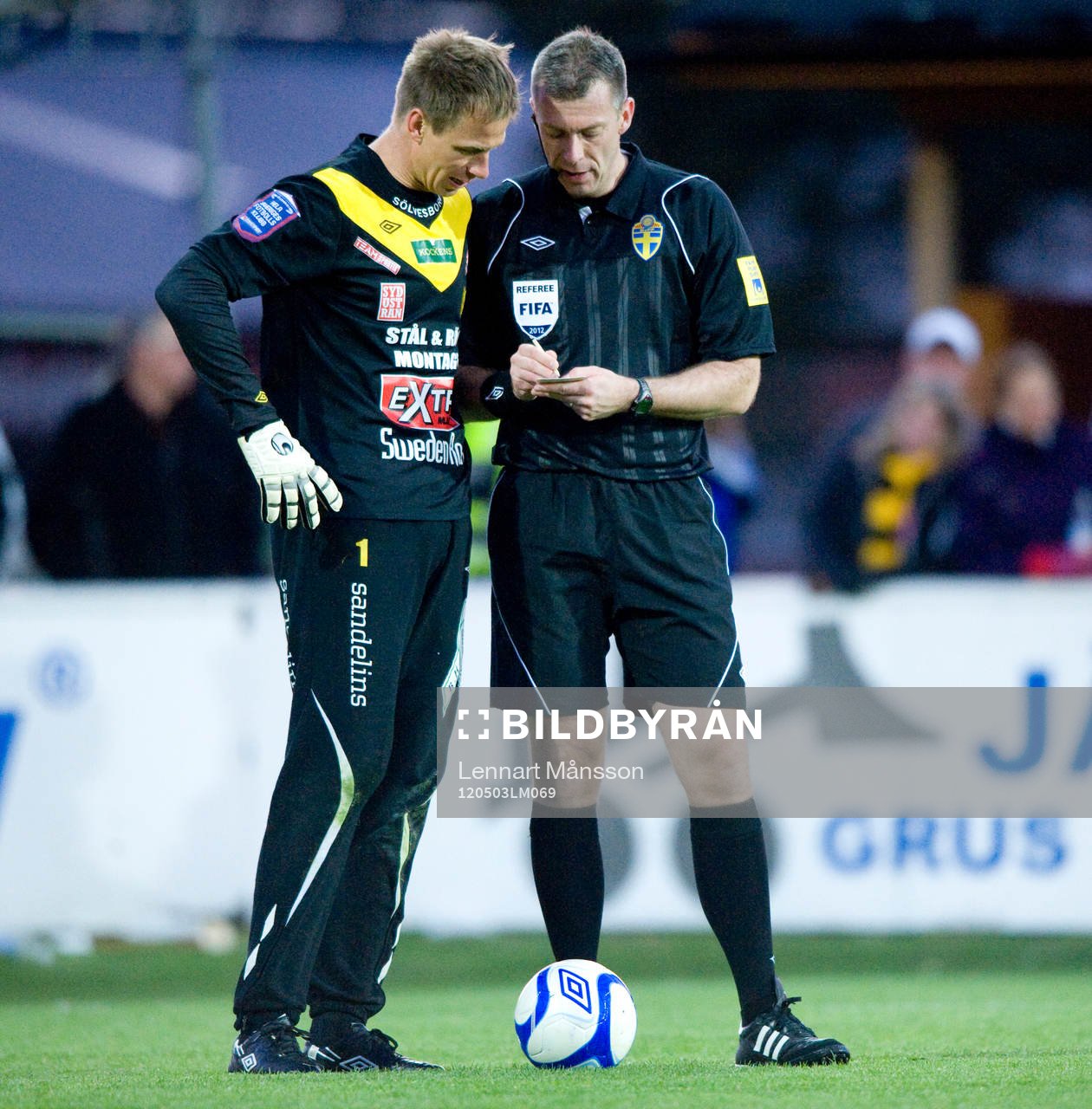 Mattias Asper, Mjällby och Daniel Stålhammar, domare