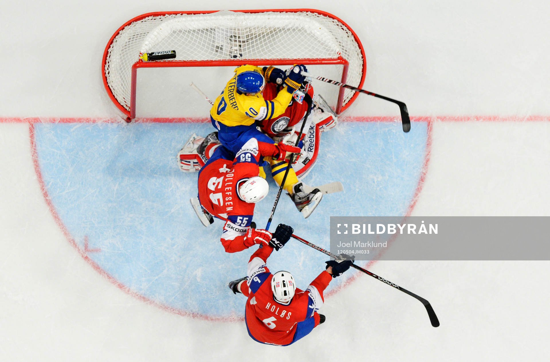 Henrik Zetterberg, Sverige, kör över Lars Haugen,