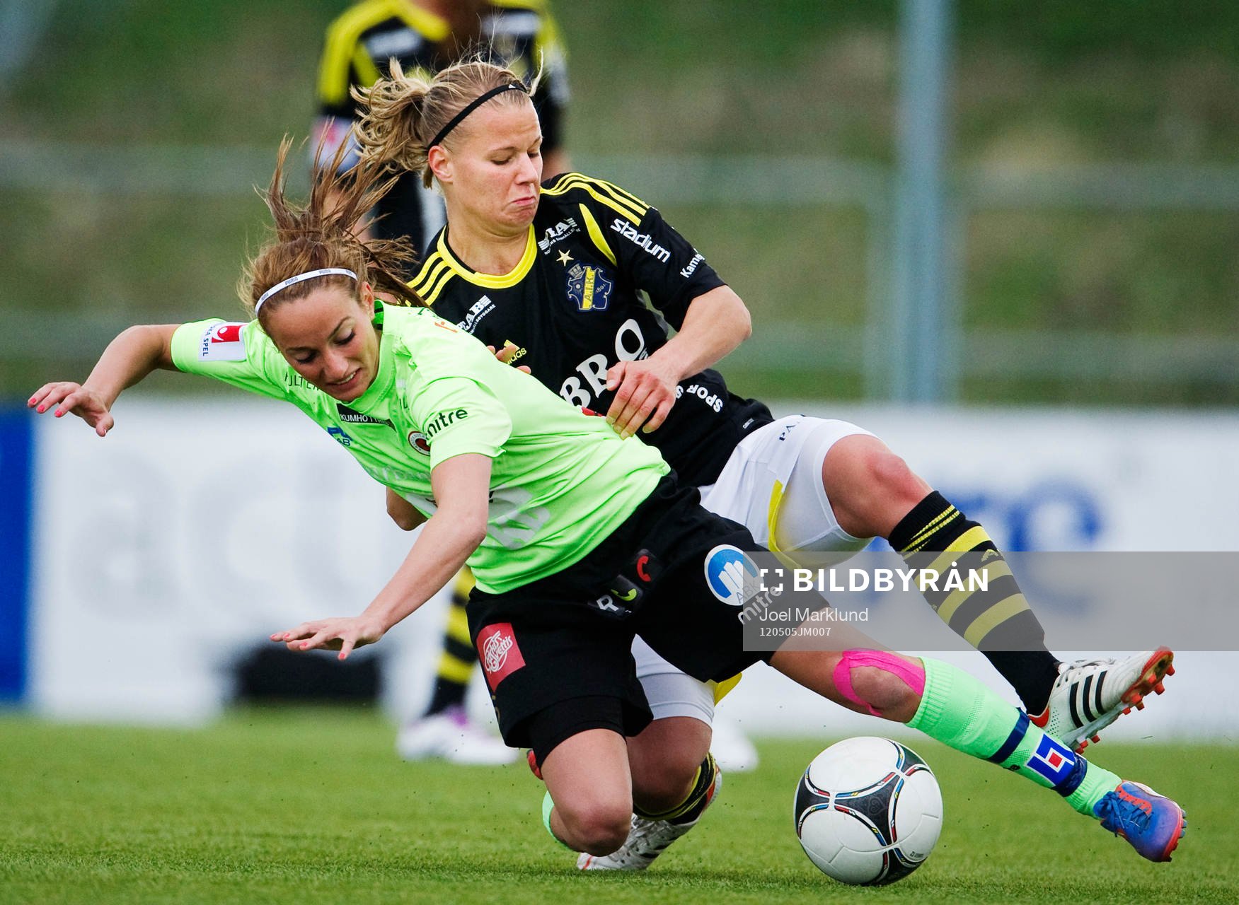 Kosovare Asllani, Kristianstad och Maija Saari, AIK