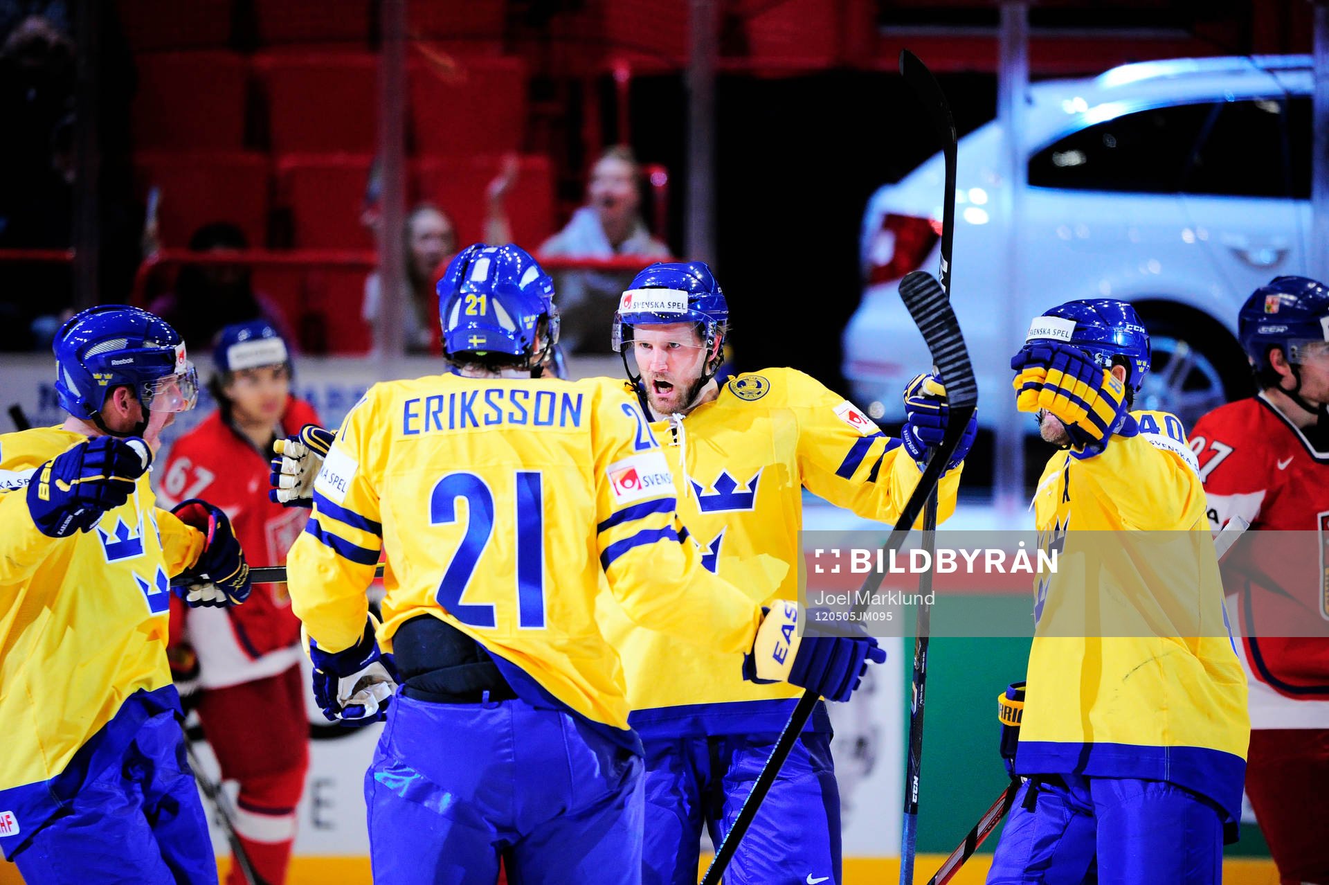 Niklas Kronwall och Henrik Zetterberg, Sverige (Jubel)