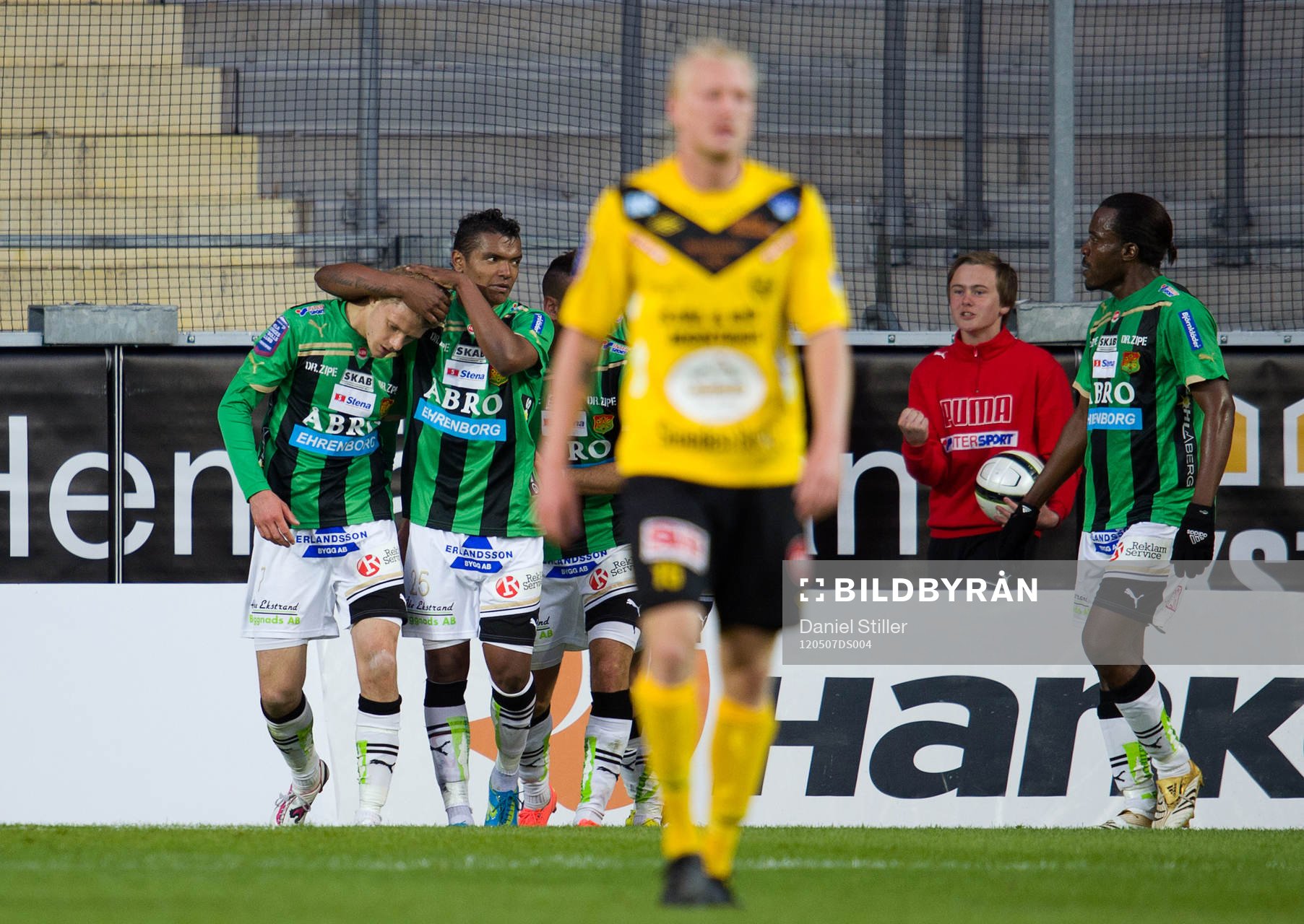 Jakob Olsson, GAIS, gör 2-2 på övertid, jubel Wanderson