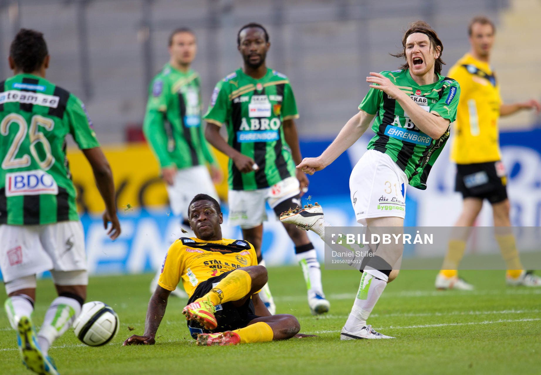 Dominique Kivuvu, Mjällby. Markus Gustafsson, GAIS