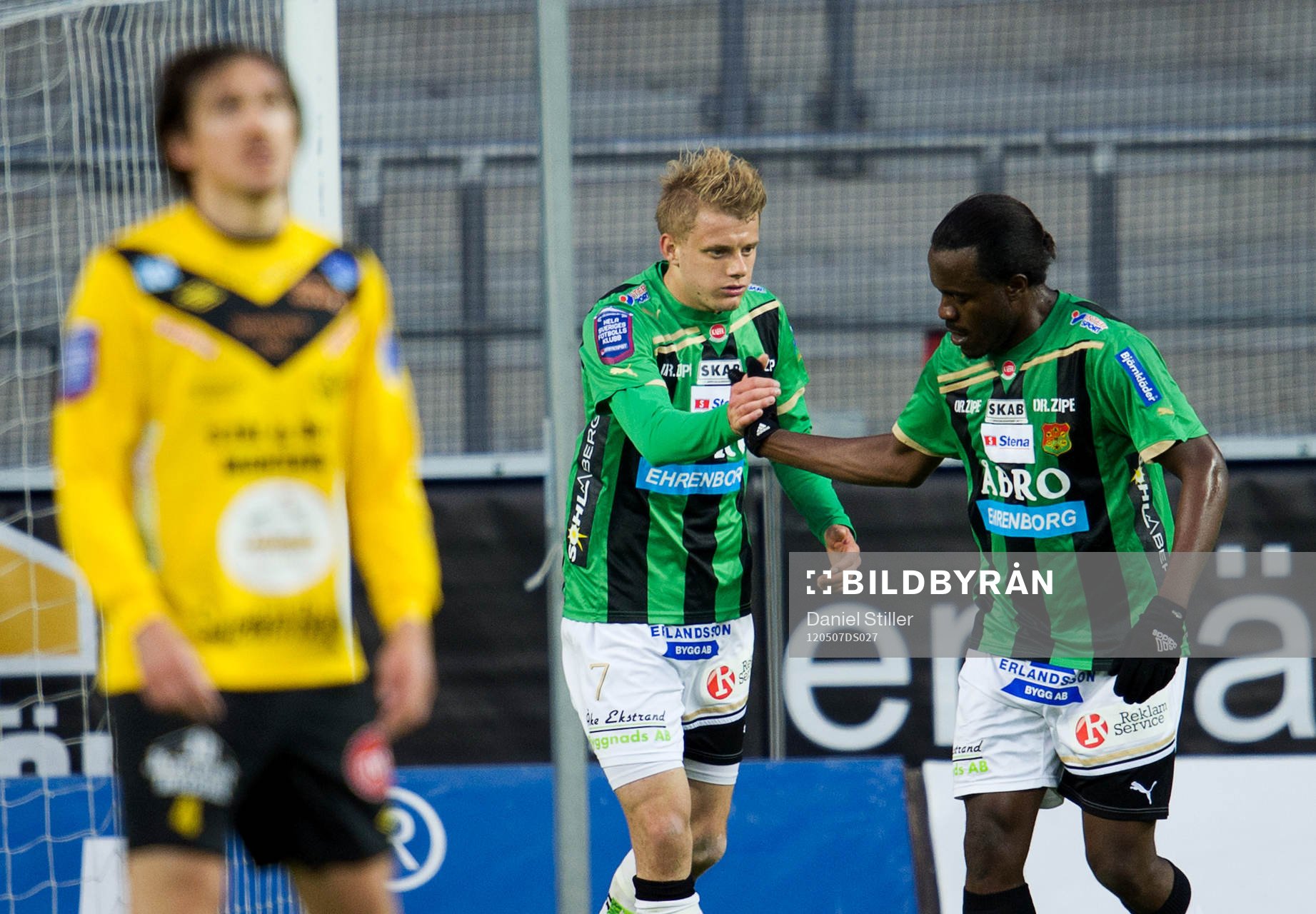 GAIS båda målskyttar, Jakob Olsson, Peter Ijeh, jubel