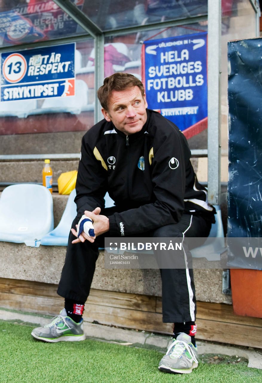 Torbjörn Nilsson, tränare, på bänken
