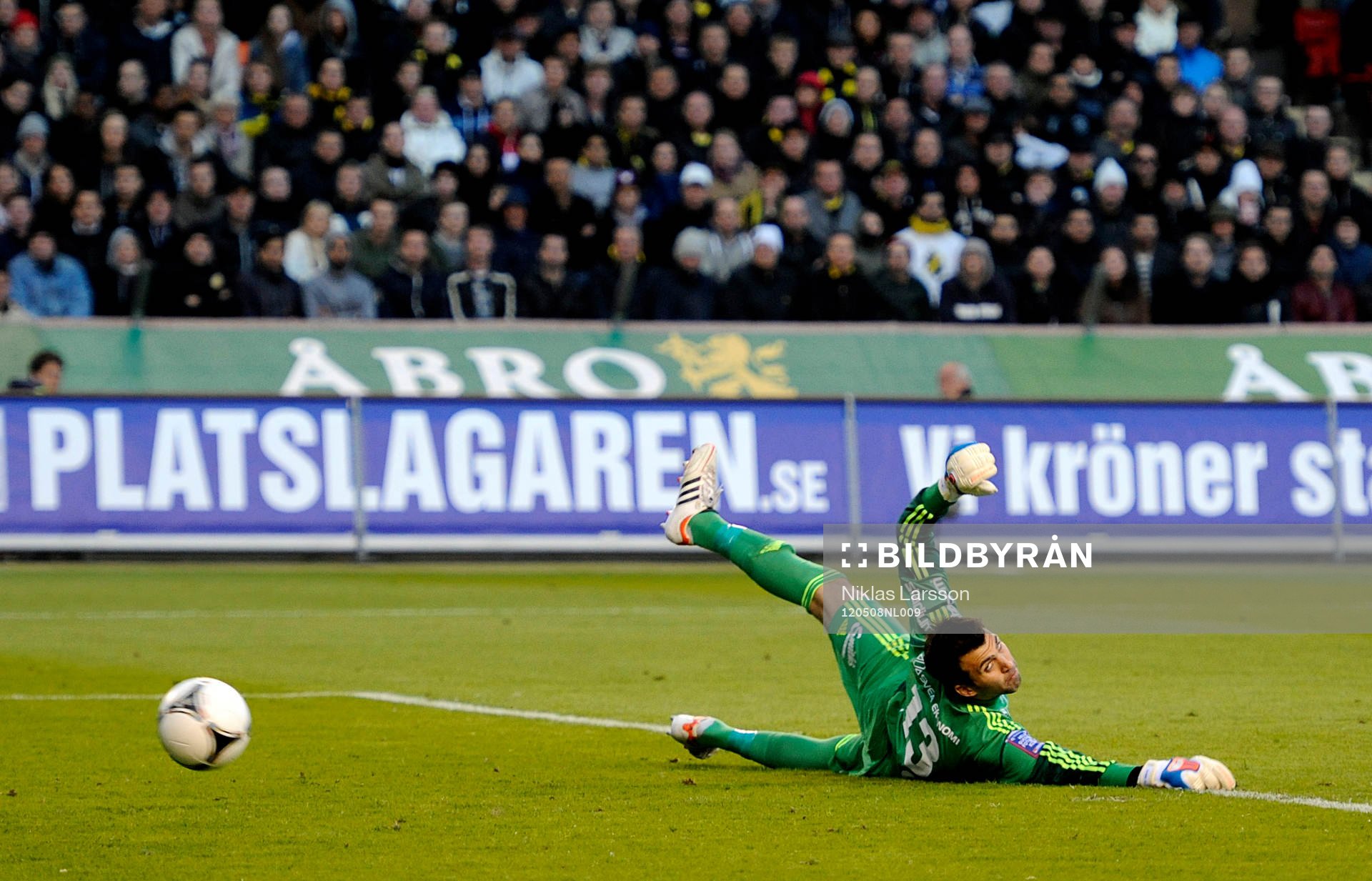 AIKs målvakt Kyriakos Stamatopoulos släpper in 0-1 målet