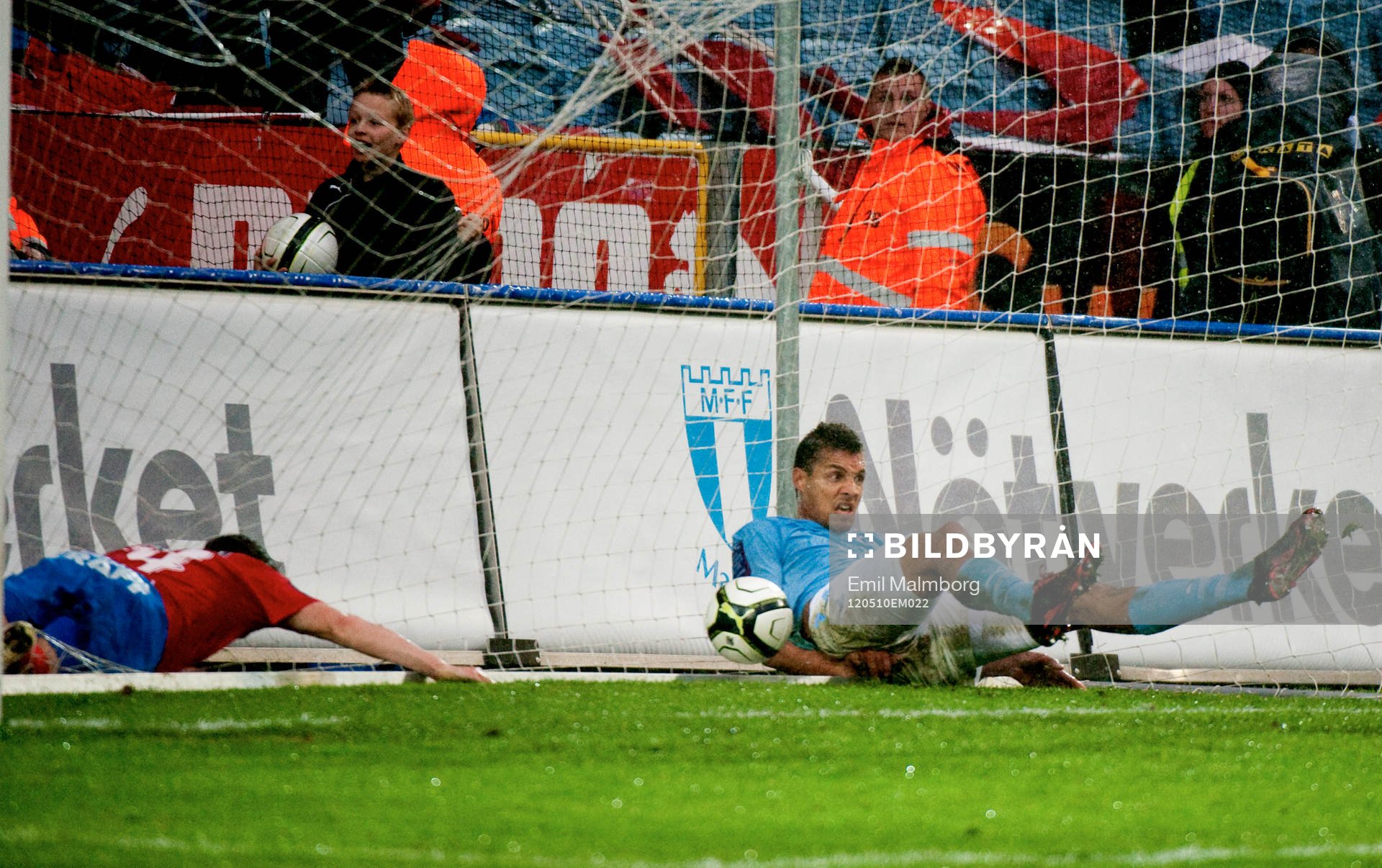 Mathias Ranégie, Malmö gör 3-0 och åker med bollen in i