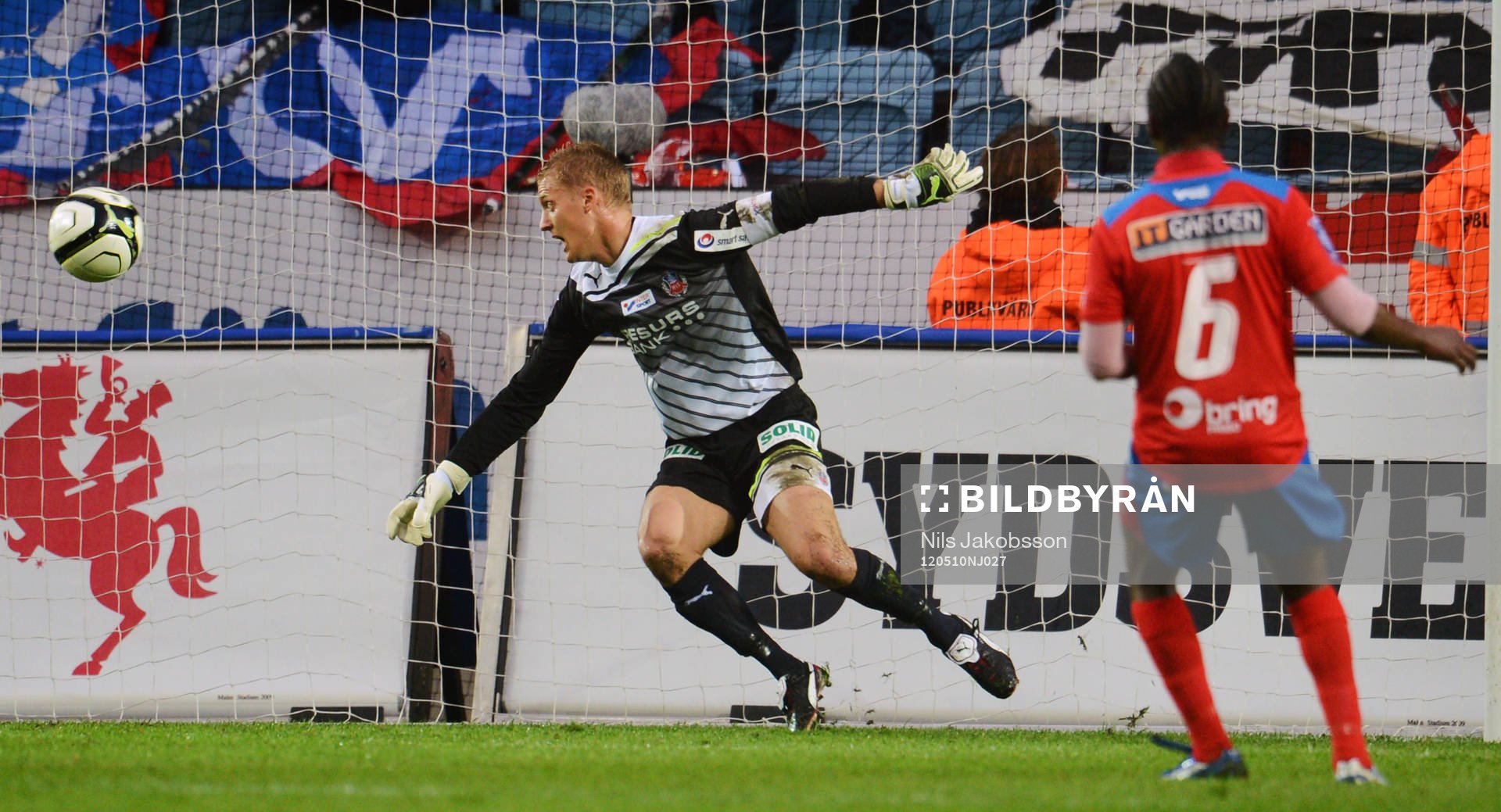 Pär Hansson, målvkat, Helsingborg ser 1-0 gå in i mål