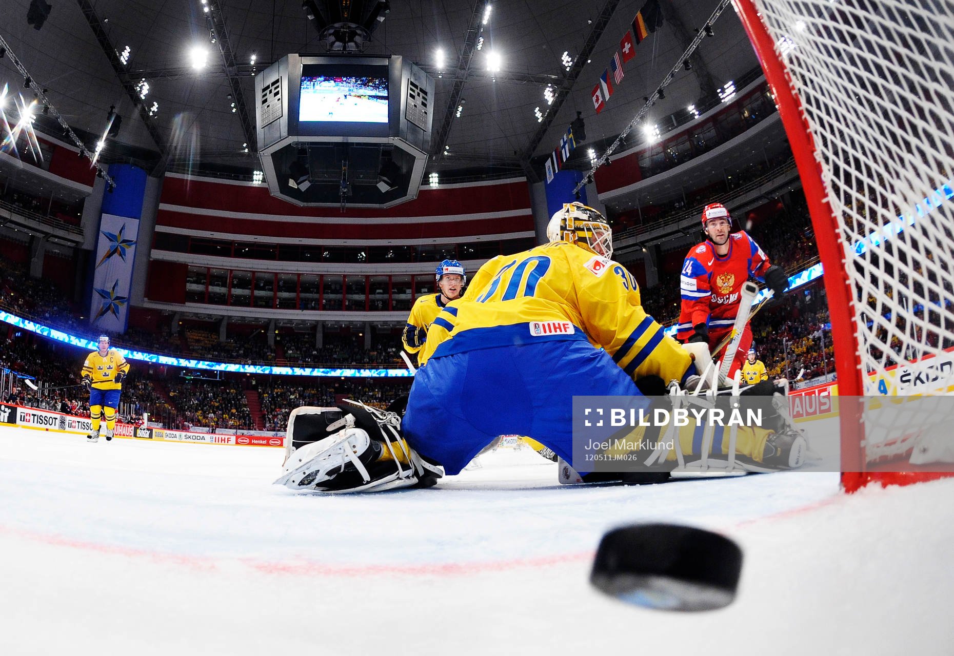 Alexander Popov, Ryssland, skjuter in 1-1 bakom Viktor