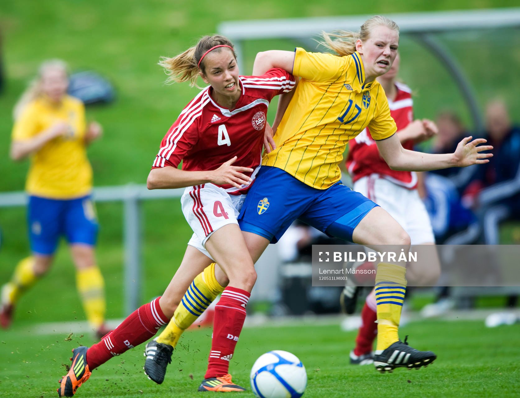 Stina Blackstenius, Sverige och Rikke Sevecke, Danmark