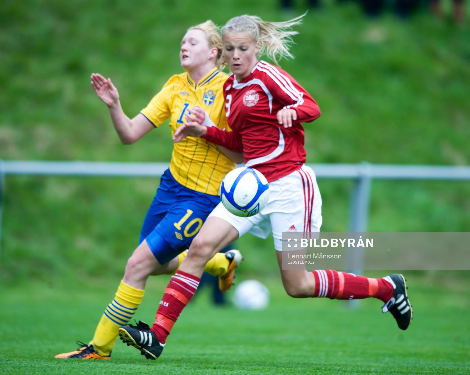Jennifer Karlsson, Sverige och Stine Larsen, Danmark