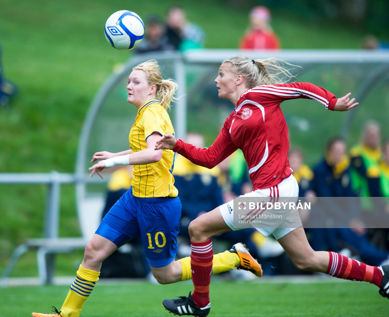 Jennifer Karlsson, Sverige och Stine Larsen, Danmark