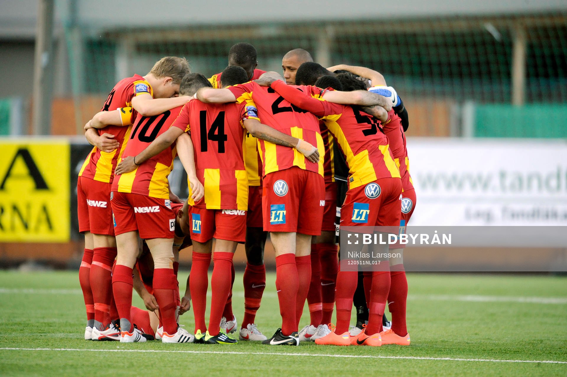 Syrianska laddar innan avspark