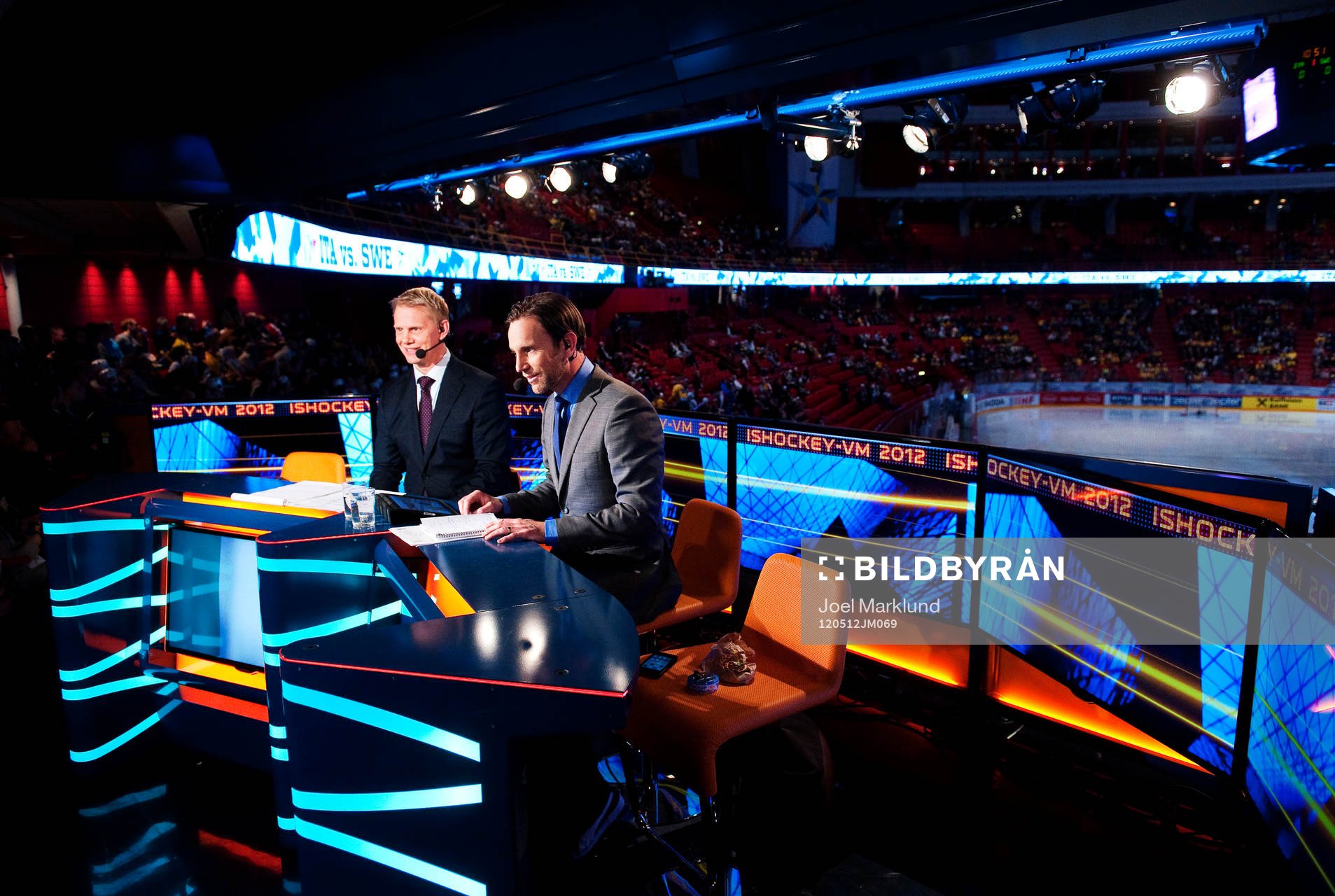Niklas Wikegård och Peter Jihde i TV4:s studio för