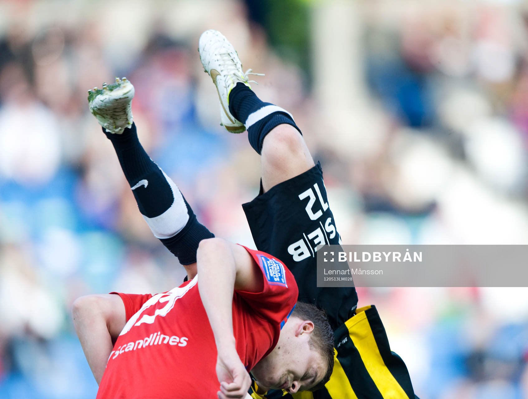 Oscar Lewicki, Häcken flyger över Alfred Finnbogasson,