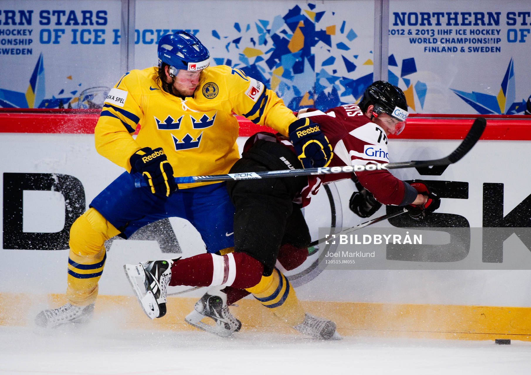 Victor Hedman, Sverige, stoppar Miks Indrasis, Lettland