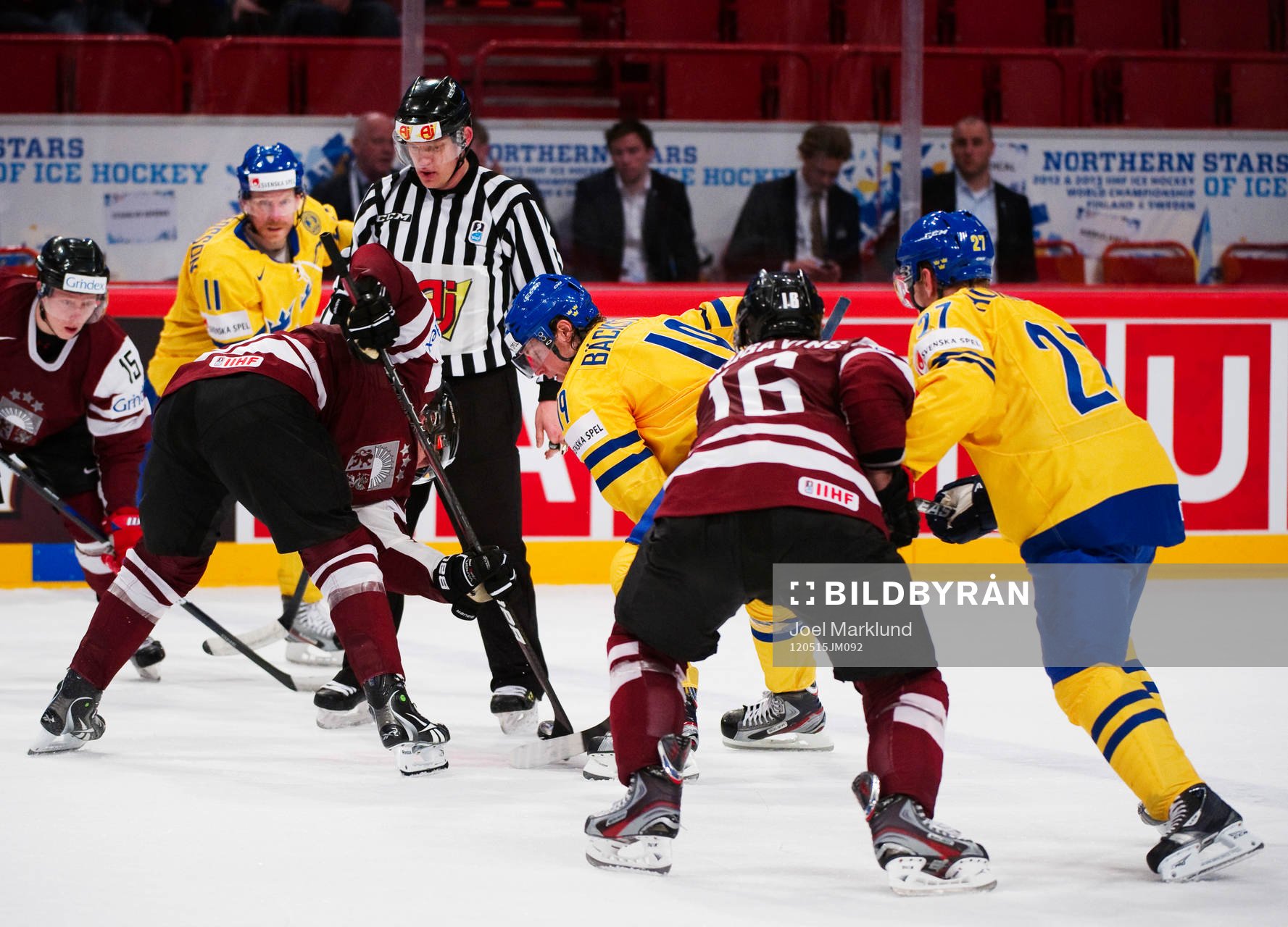 Sveriges förstakedja i form av Daniel Alfredsson, Nicklas