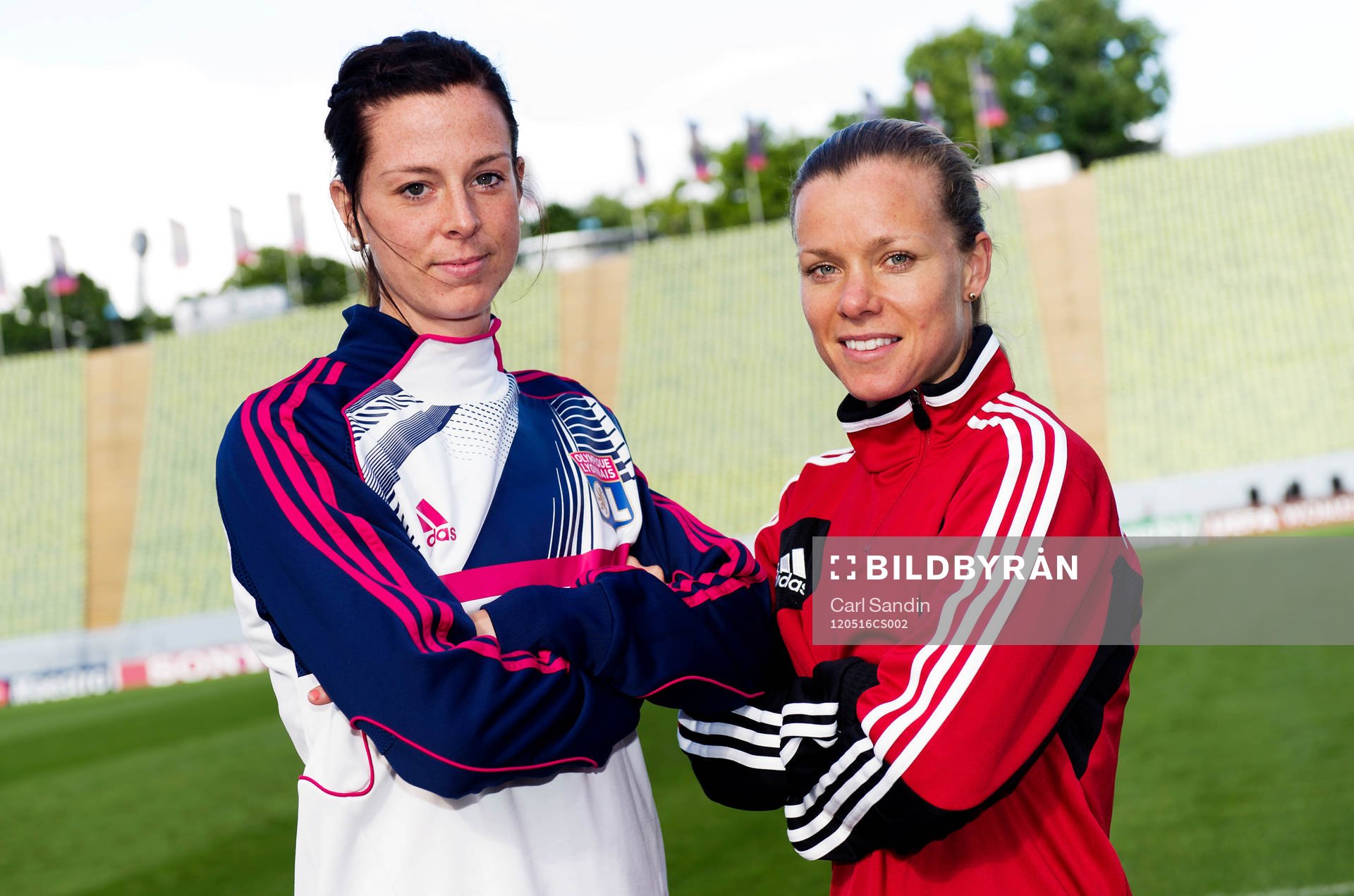 Lotta Schelin, Olympique Lyonnais (Lyon), Sara Thunebro,