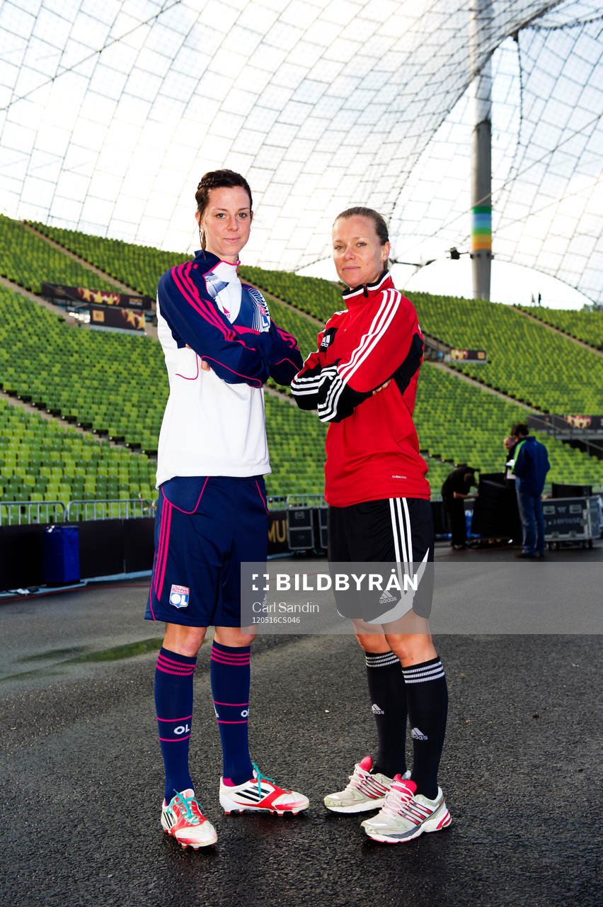 Lotta Schelin, Olympique Lyonnais (Lyon), Sara Thunebro,