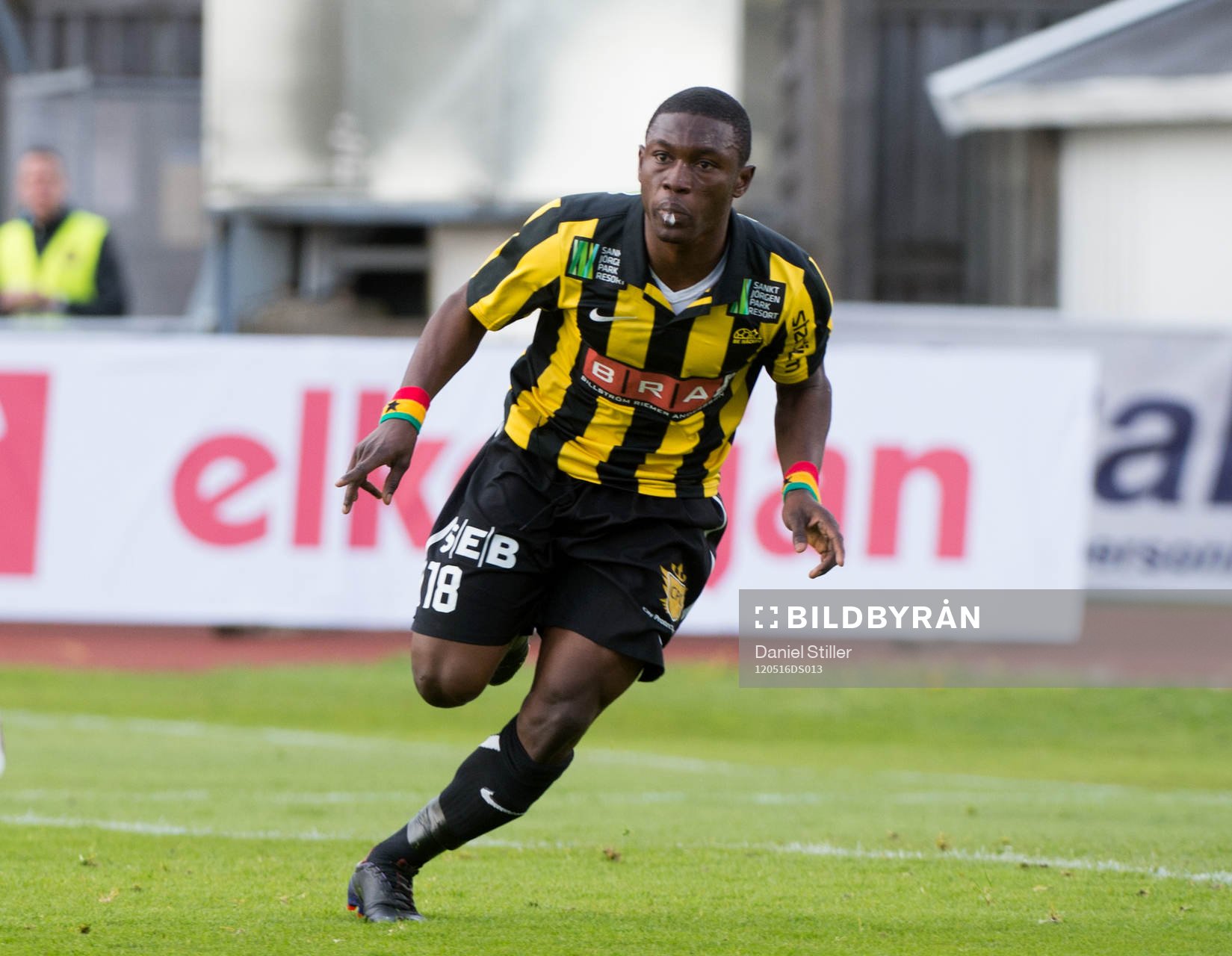Abdul Majeed Waris, Häcken