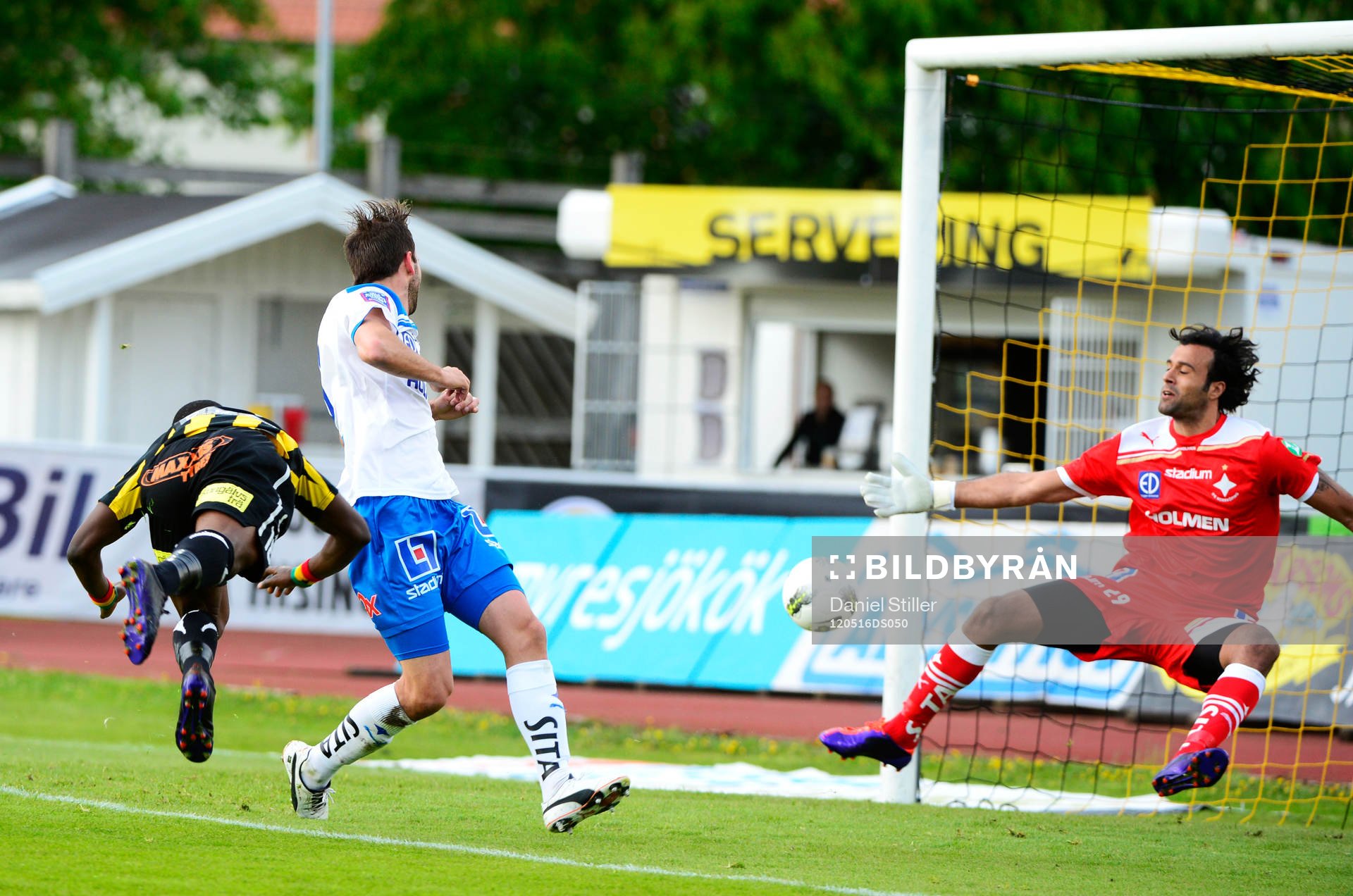 Waris Majee, Häcken gör 2-0
