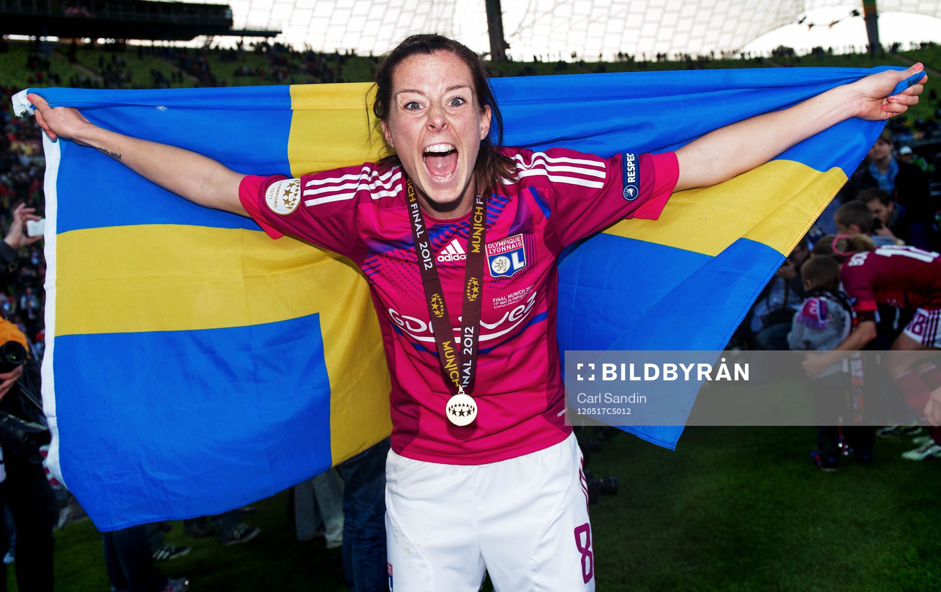 Lotta Schelin, Lyon, jubel, glädje, flagga