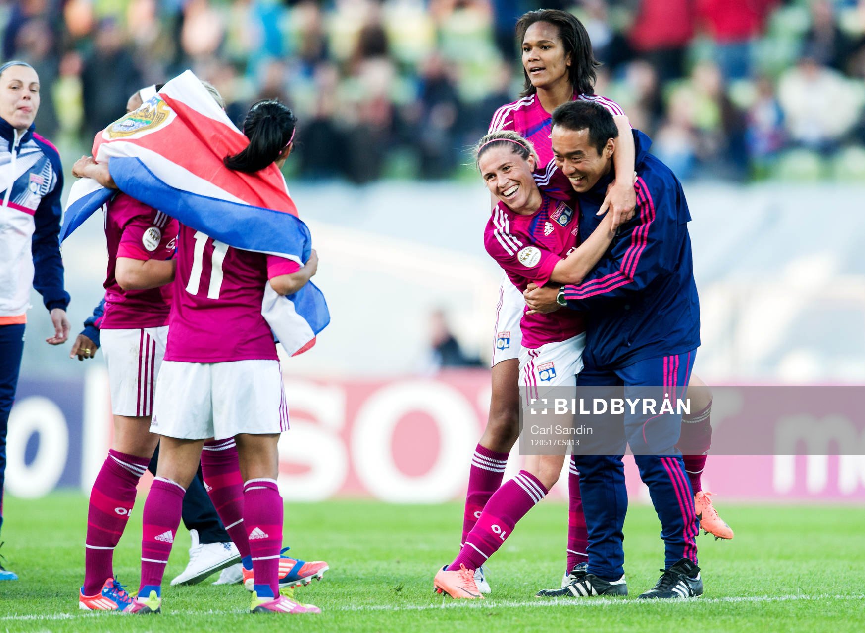 Camille Abily, Olympique Lyonnais, jubel