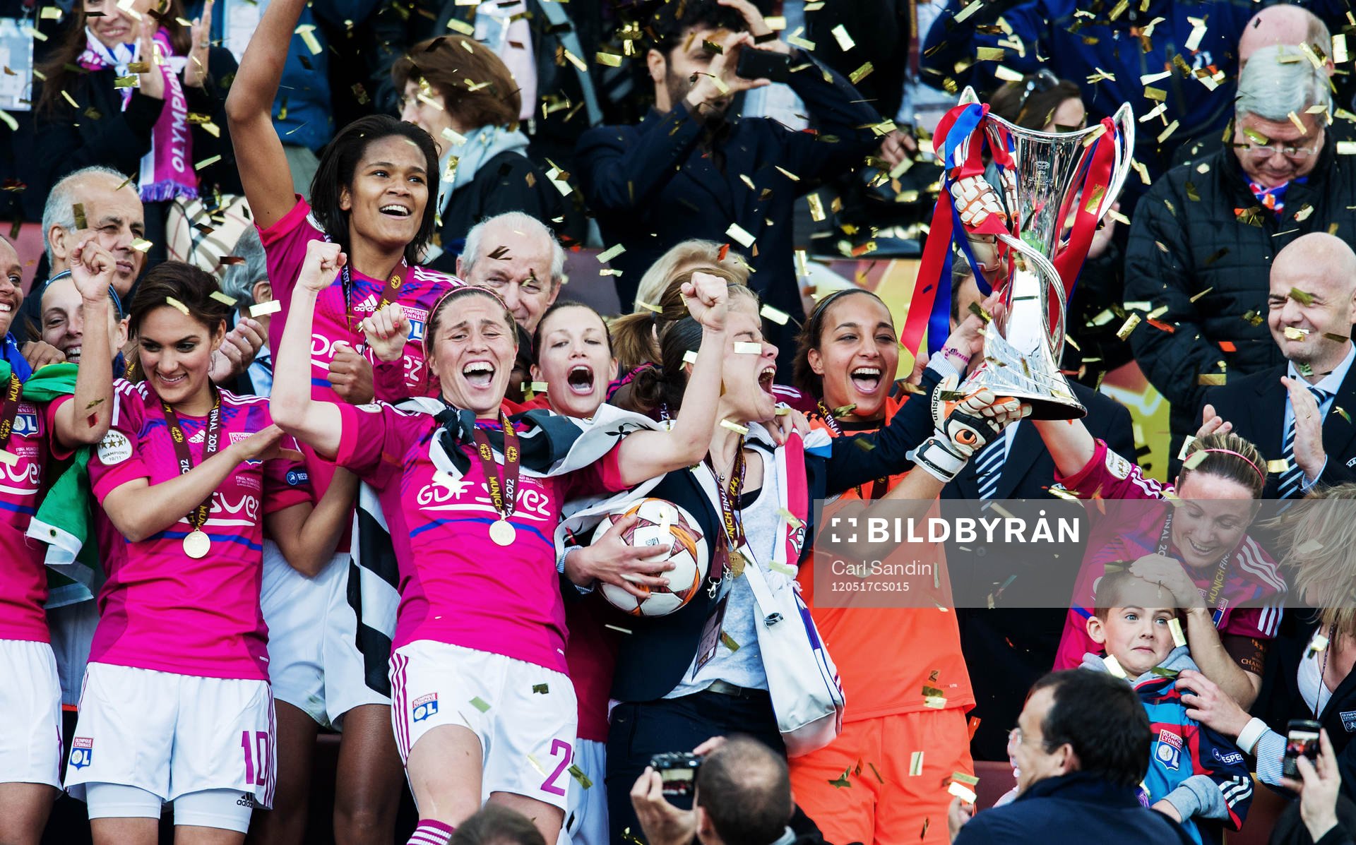 Camille Abily, Olympique Lyonnais, jubel, pokal