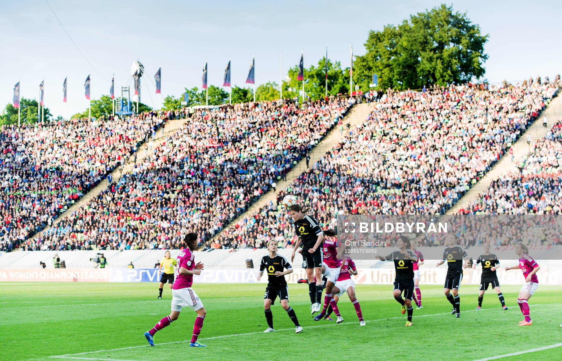 Kerstin Garefrekes, FFC Frankfurt, nick. 50212 personer på