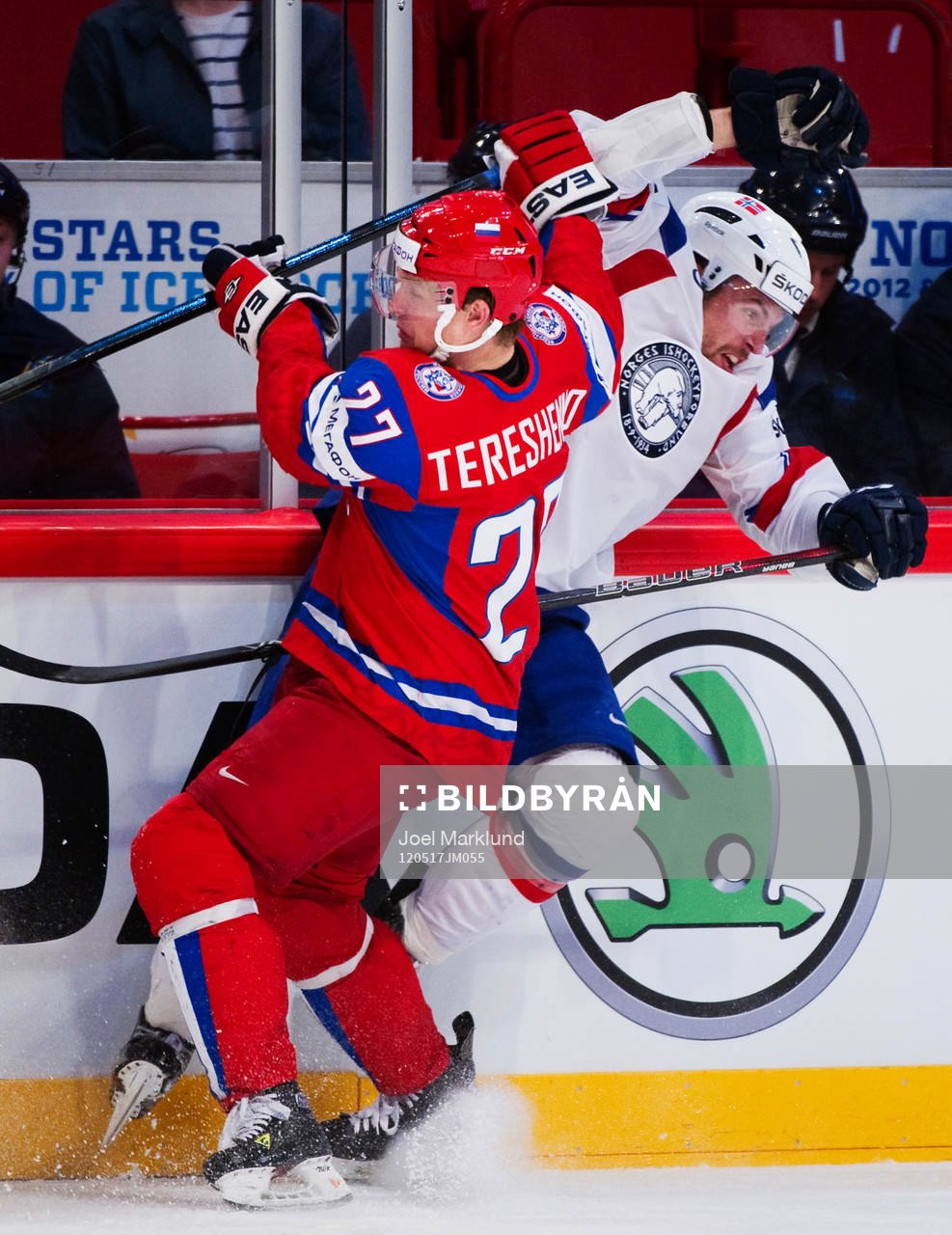 Alexei Tereshenko, Ryssland, tacklar Jonas Holös, Norge