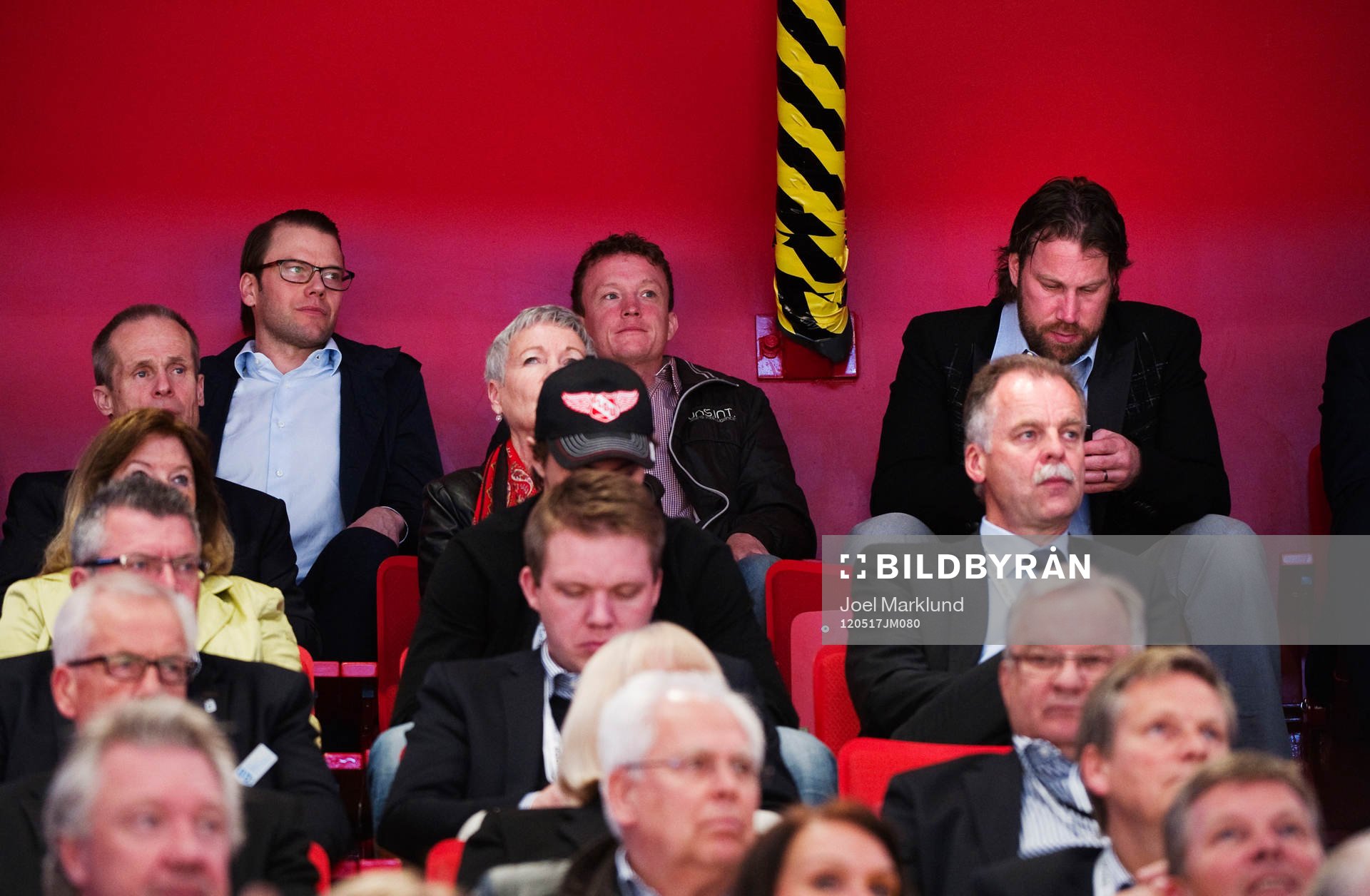 Prins Daniel och Peter Forsberg på VIP-läktaren