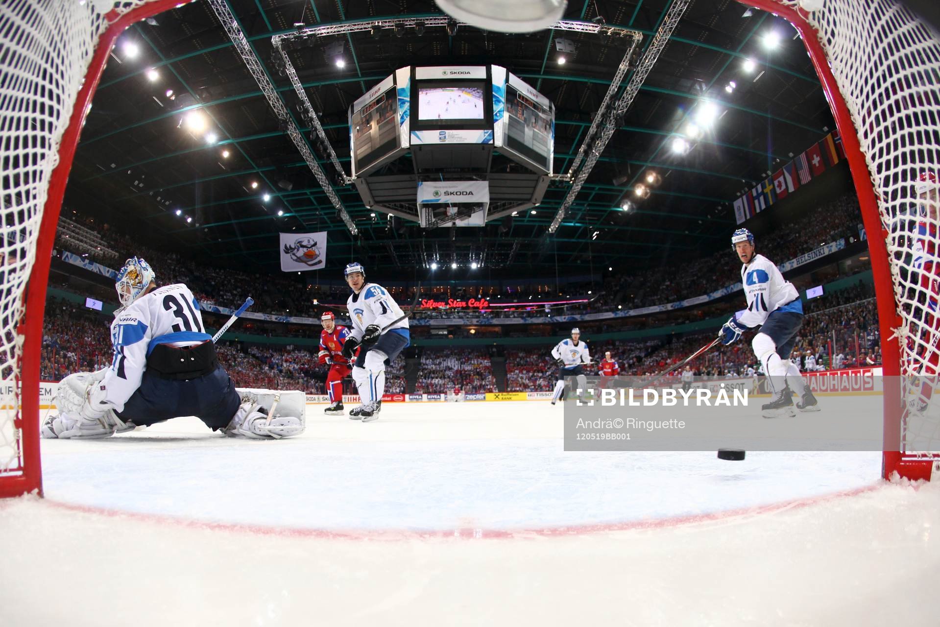 Valtteri Filppula, Finland, och Ossi Vaananen ser skottet