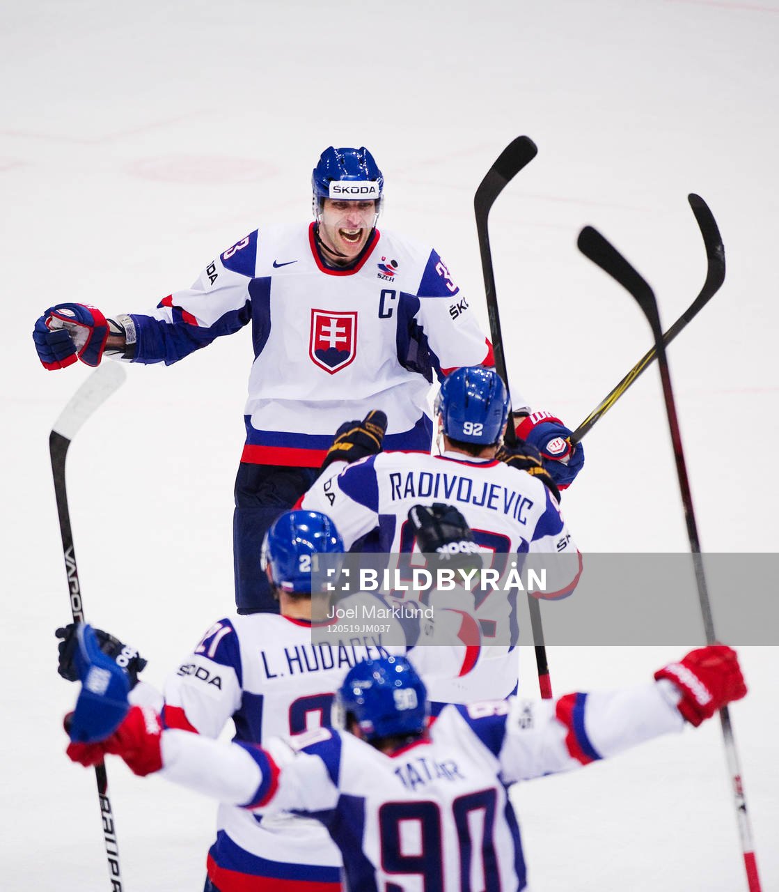 Miroslav Satan, Slovakien, jublar på slutsignalen. Jubel