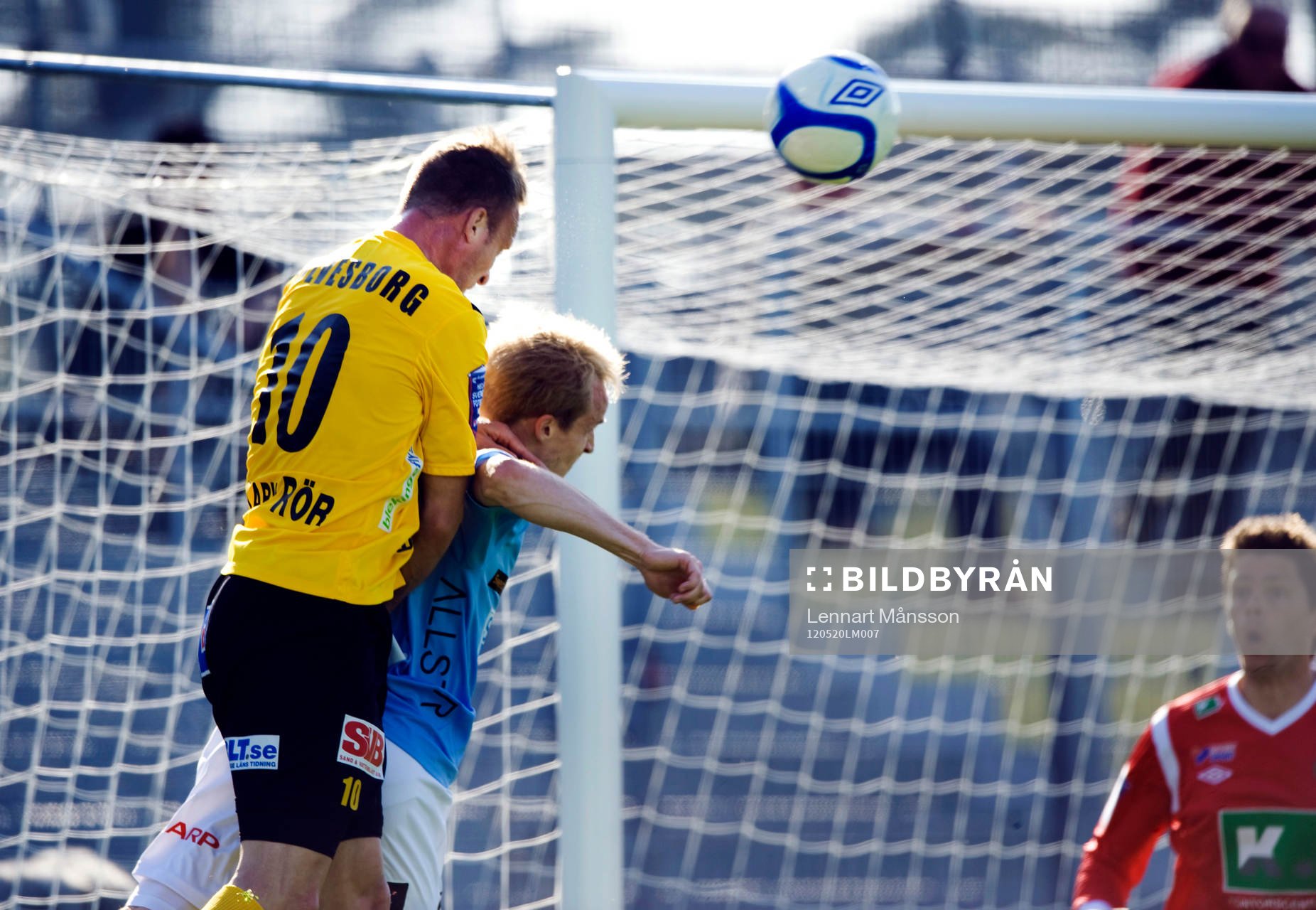 Marcus Ekenberg, Mjällby, nickar utanför