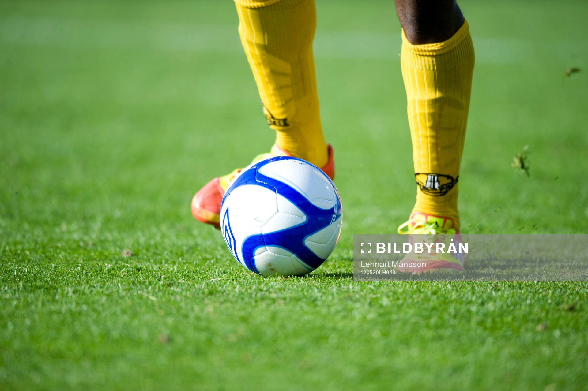Fot, boll, gräs, fotboll, fotbollsskor, fotbollsstrumpor
