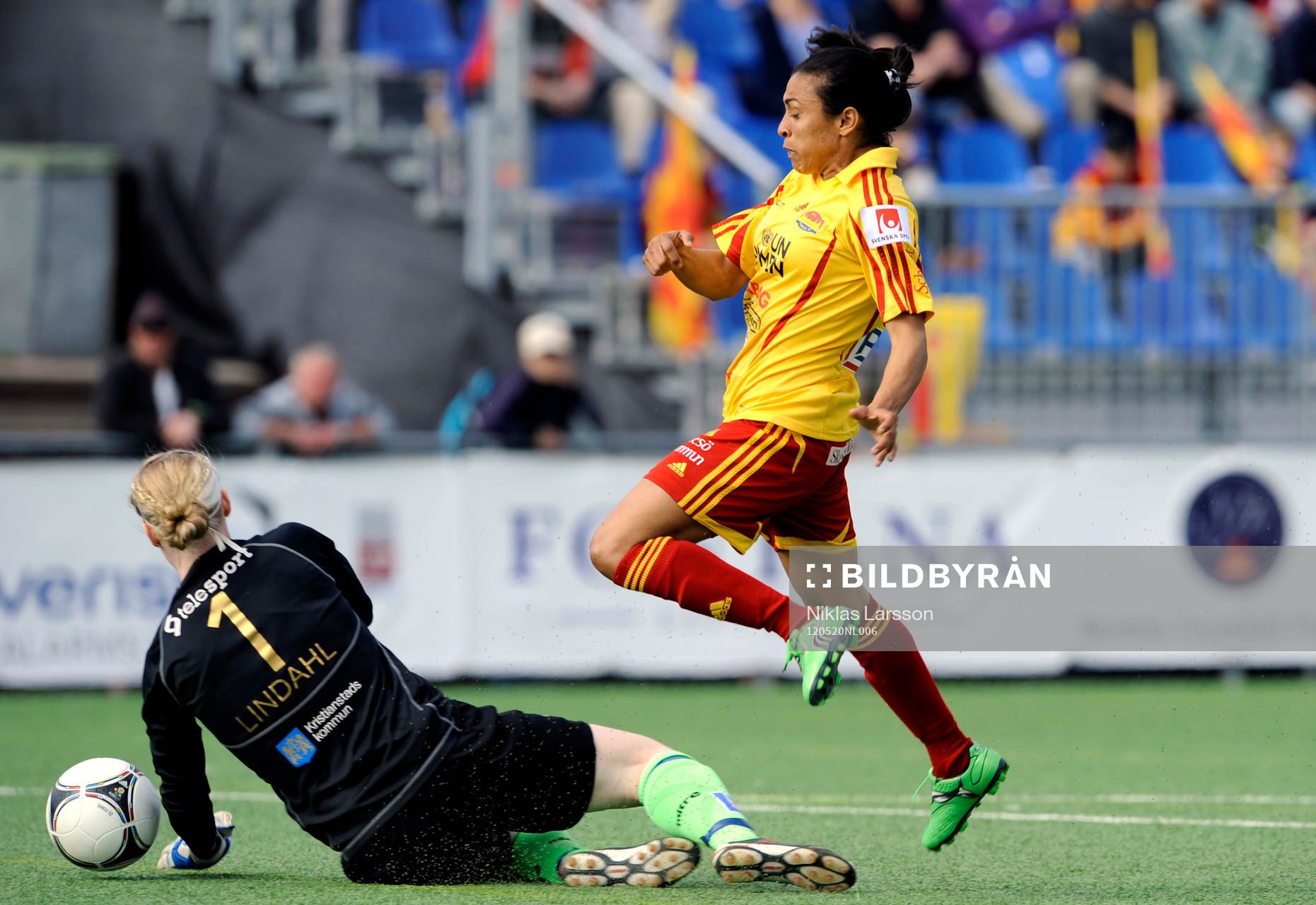 Marta Vieira da Silva, Tyresö och Hedvig Lindahl, målvakt