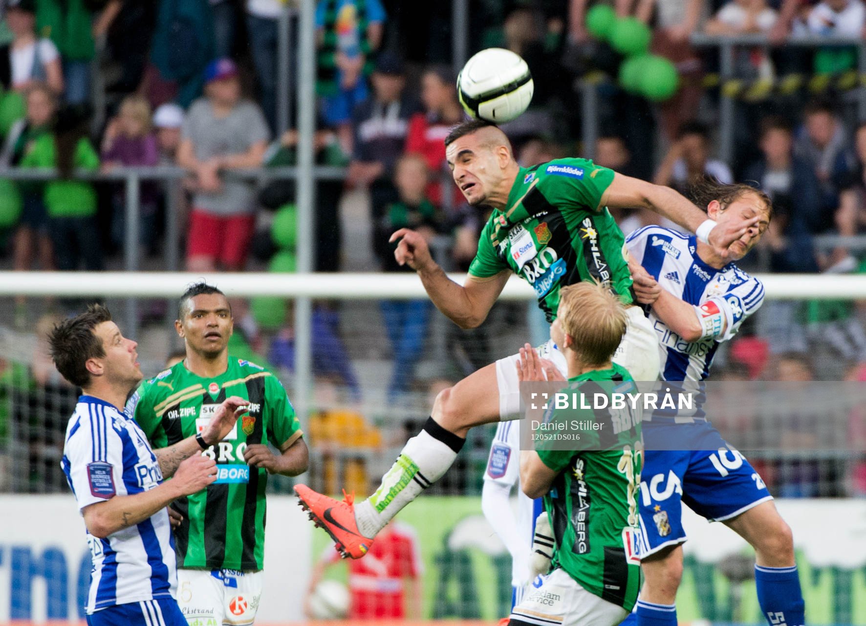 Mervan Celik, Gais