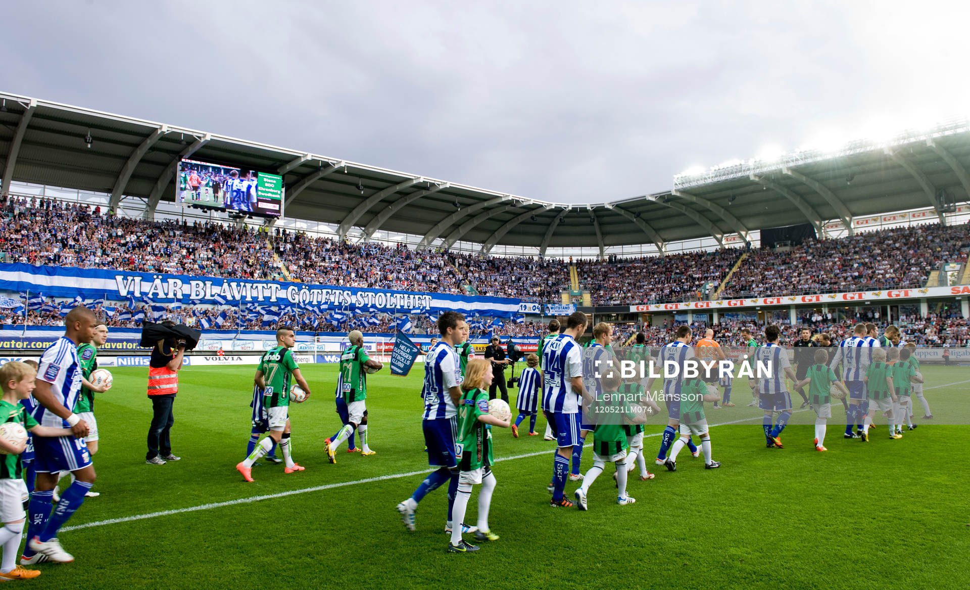 Inmarsch, fullsatt Ullevi