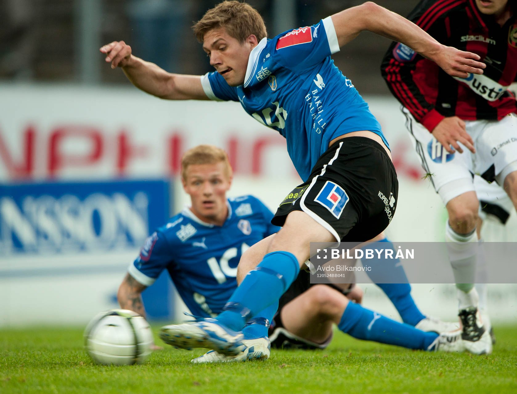 Mikael Boman, skjuter in Halmstads andra mål