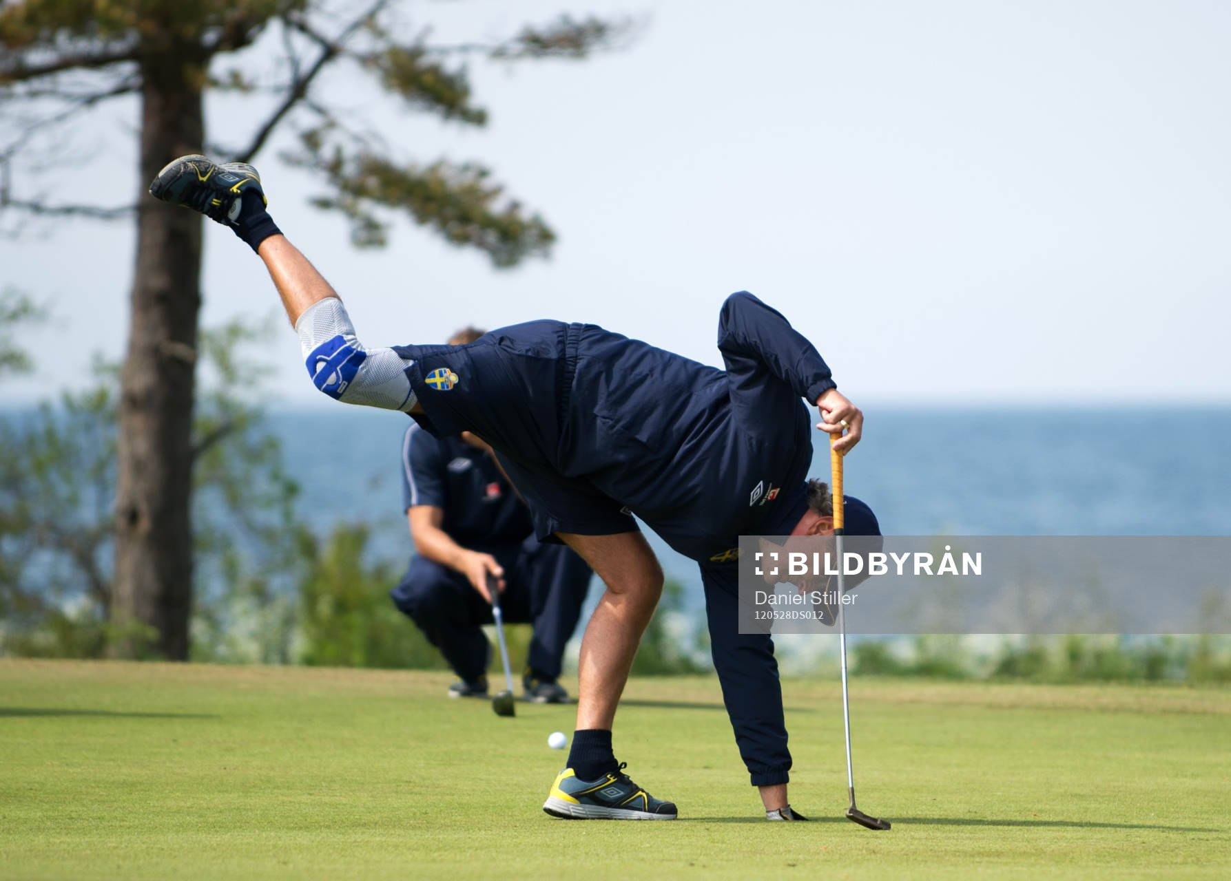 Delar av landslaget spelar golf, förbundskapen Erik Hamrén
