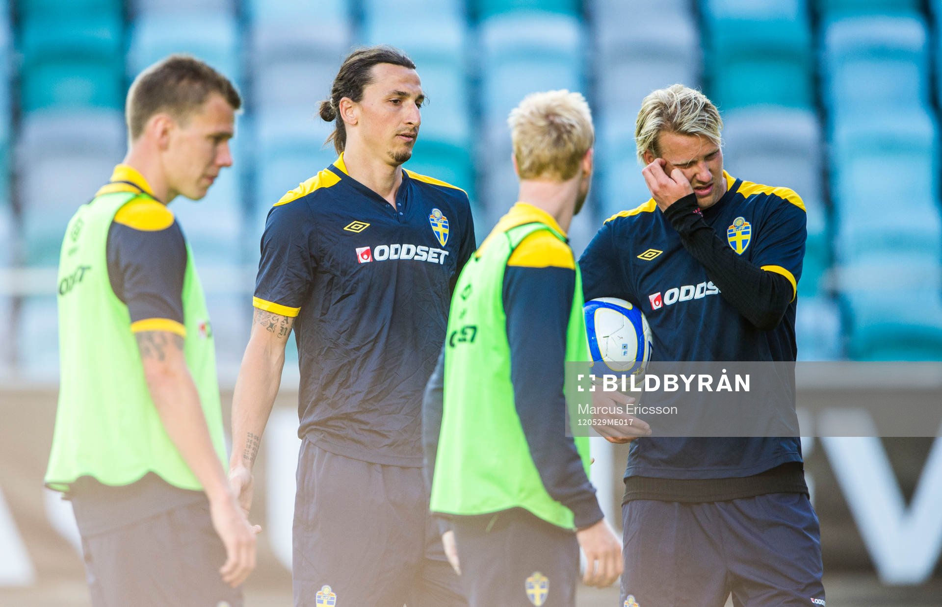 Zlatan Ibrahimovic och Ola Toivonen diskuterar