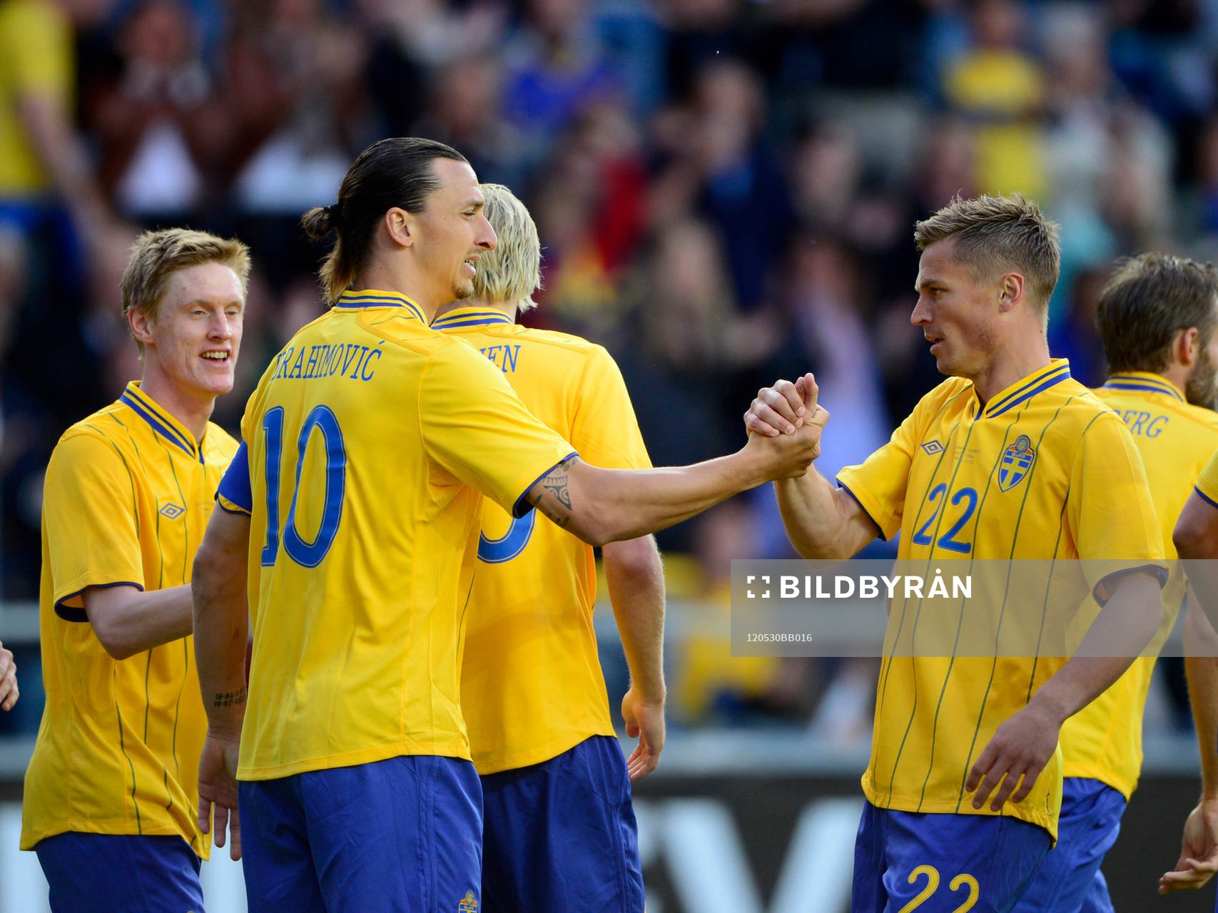 Zlatan Ibrahimovic, Sverige gör 1-0, jubel med Markus