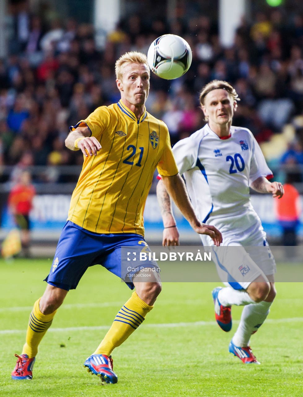 Christian Wilhelmsson, Sverige. I bakgrunden Ari Freyr