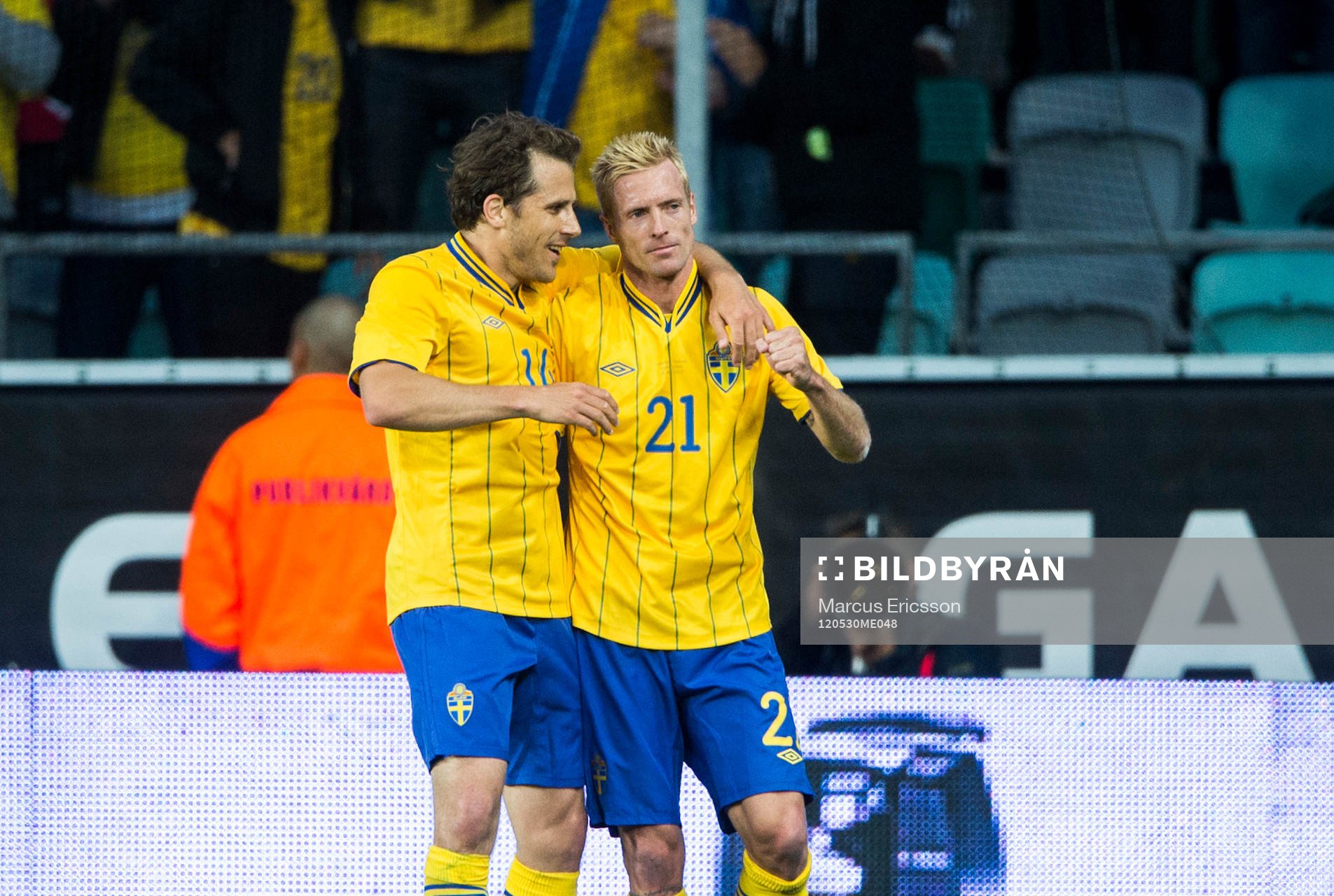 Christian Wilhelmsson, Sverige, jubel med Tobias Hysén