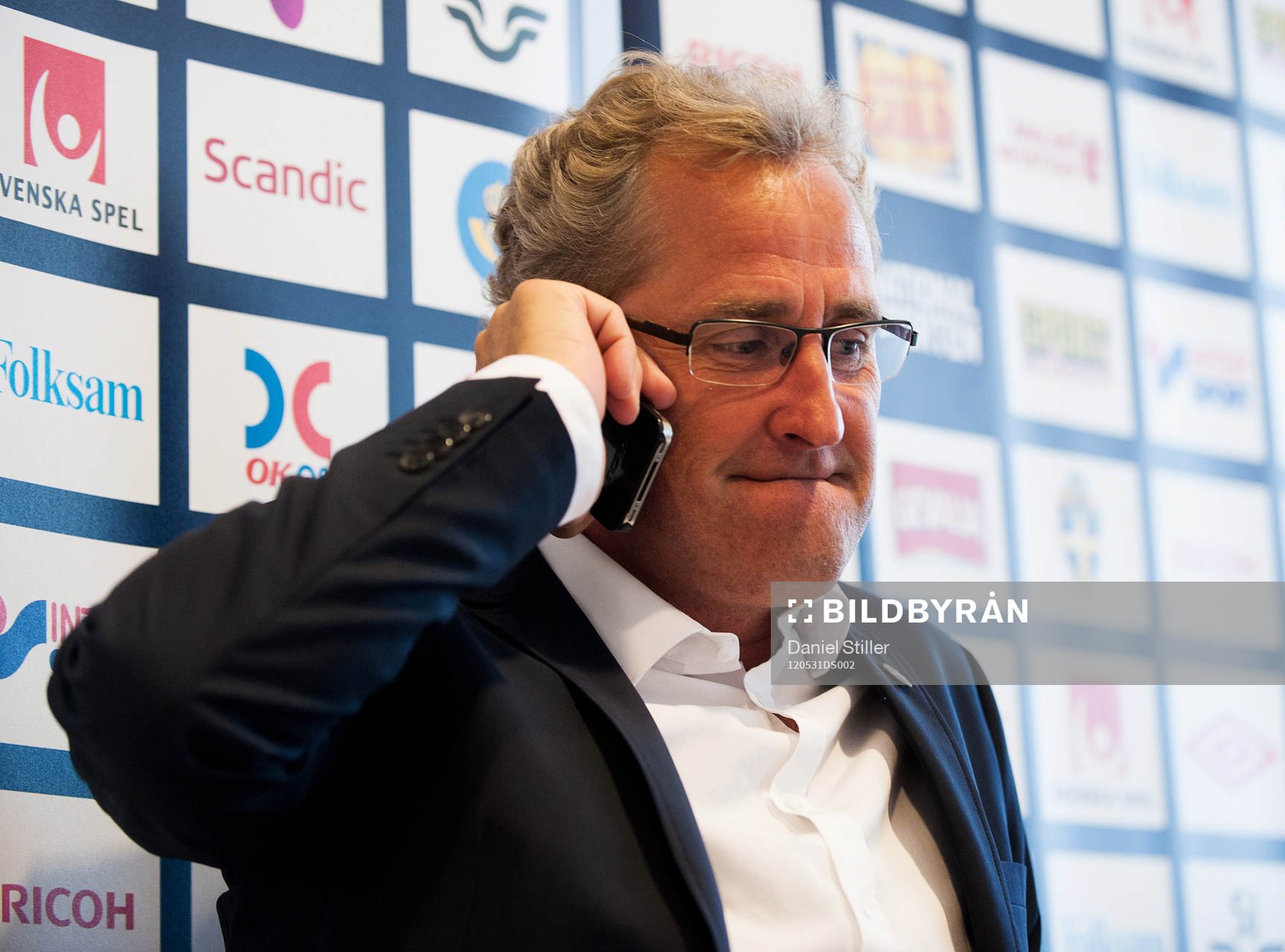 Förbundskapten Erik Hamrén håller presskonferens. Här
