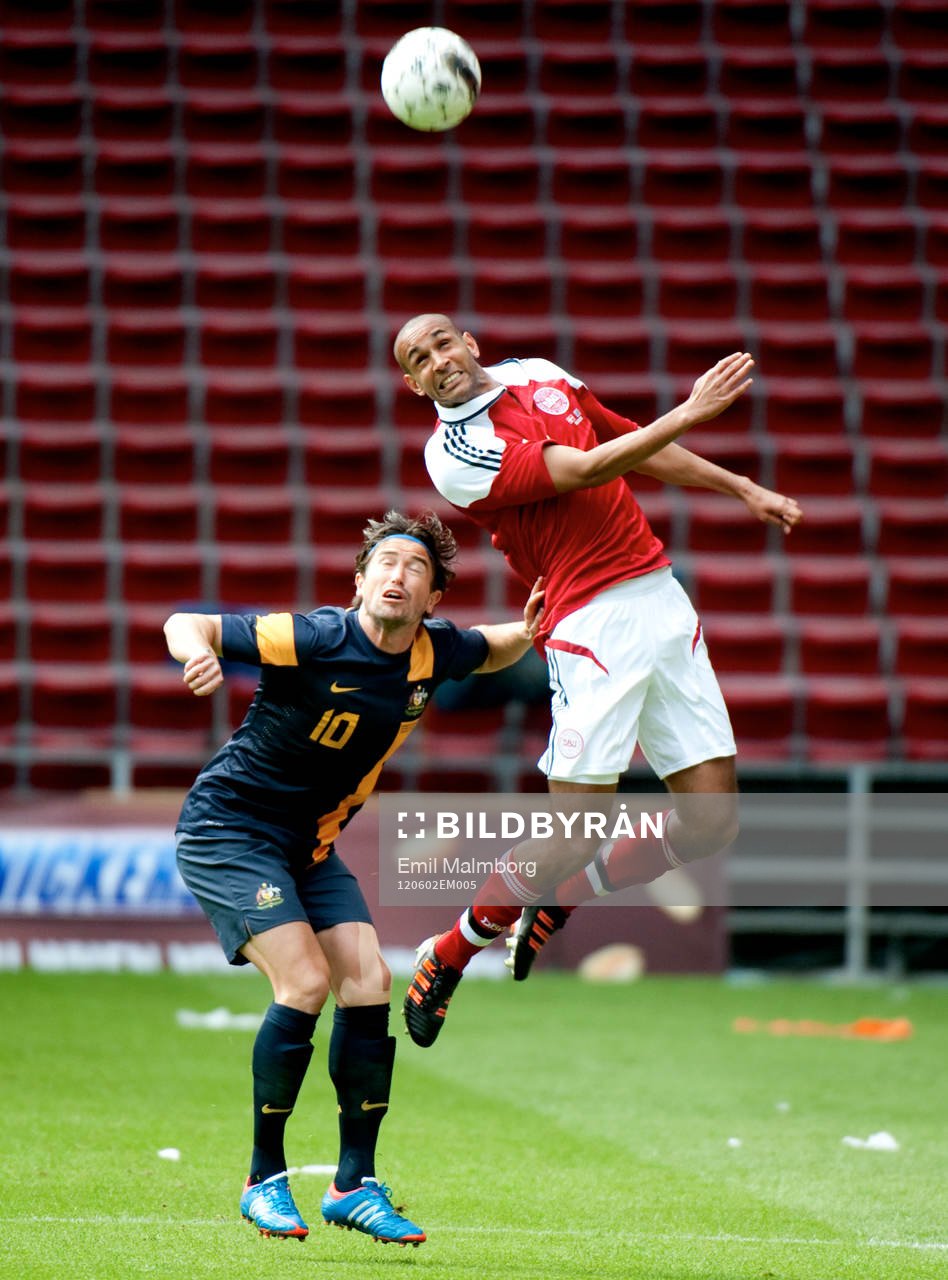 Simon Busk Poulsen, Danmark och Harry Kewell, Australien
