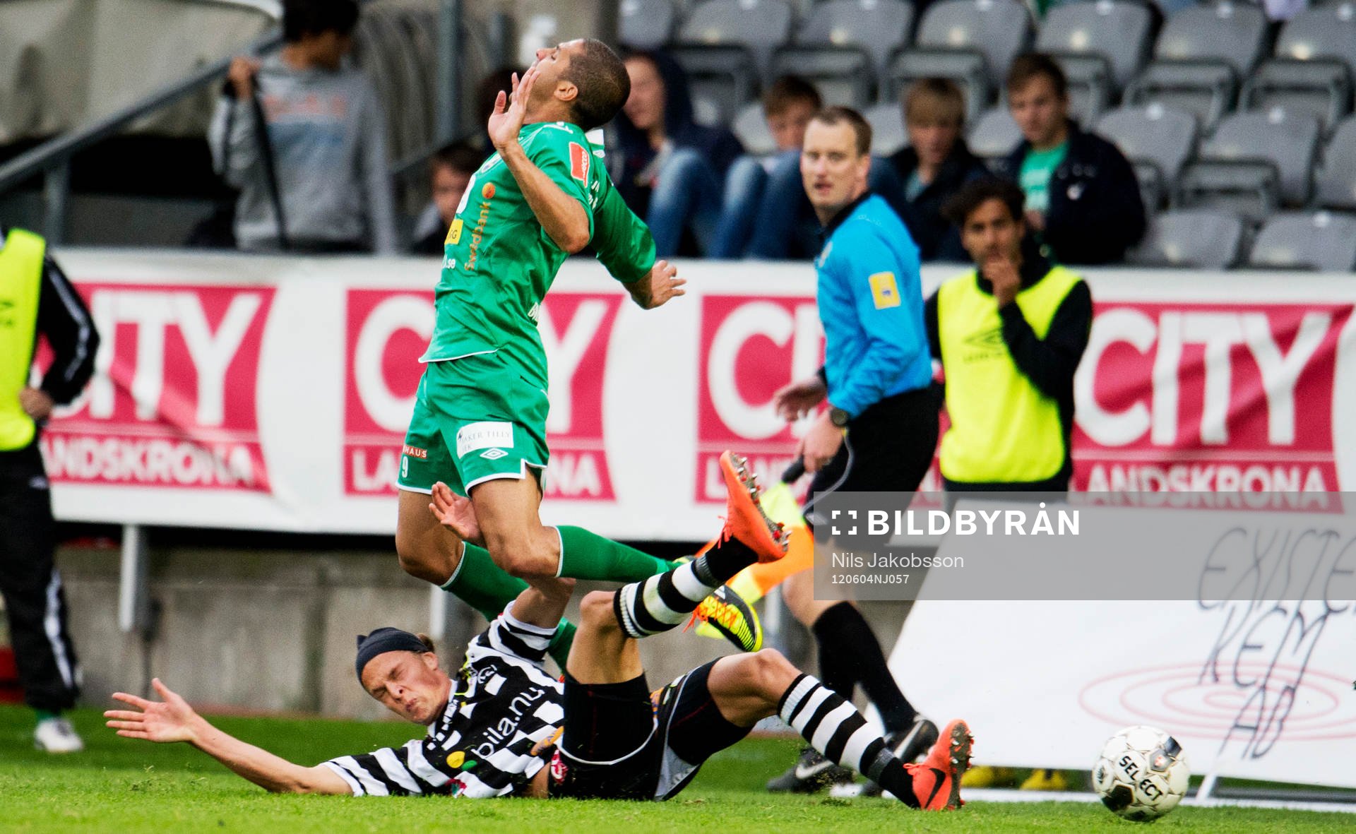Fredrik Liverstam, Landskrona, kapar Bruno Santos da Silva,