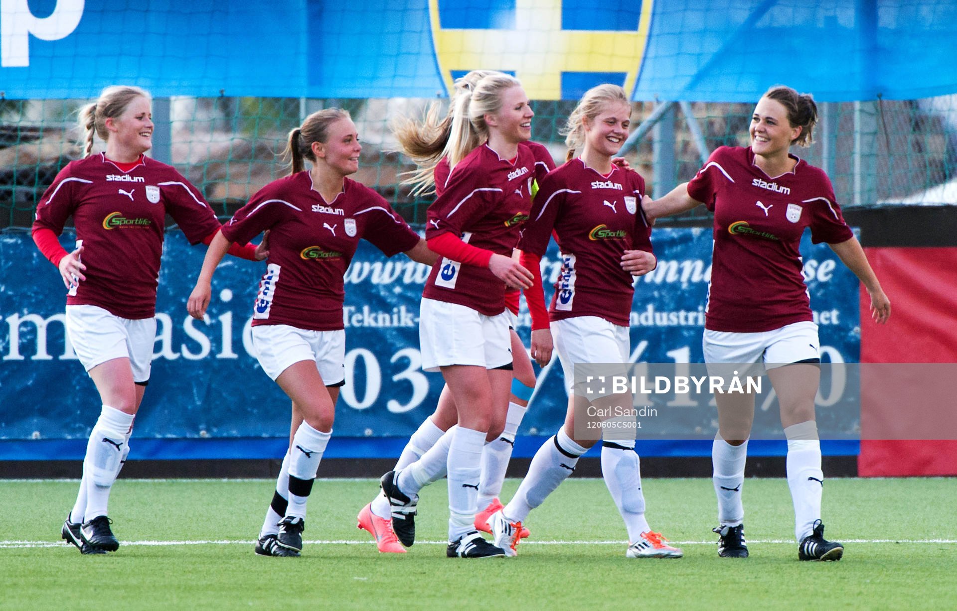  Qviding jubel efter mål av Sofia Andersson, 3-0.