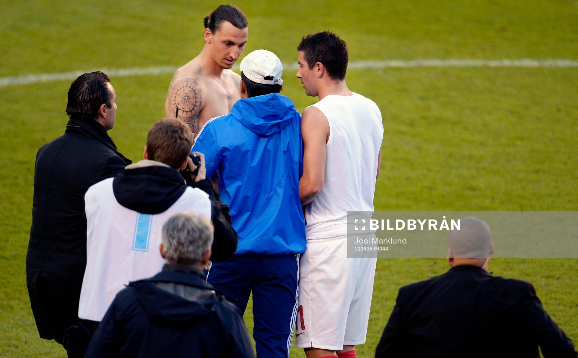 Zlatan Ibrahimovic, Sverige en supporter springer in på
